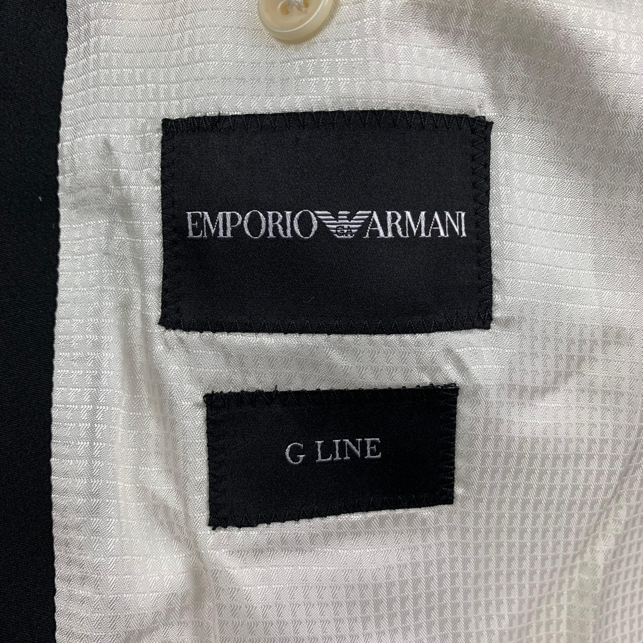 EMPORIO ARMANI Size 48 White & Black Viscose Peak Lapel Sport Coat In Good Condition In San Francisco, CA