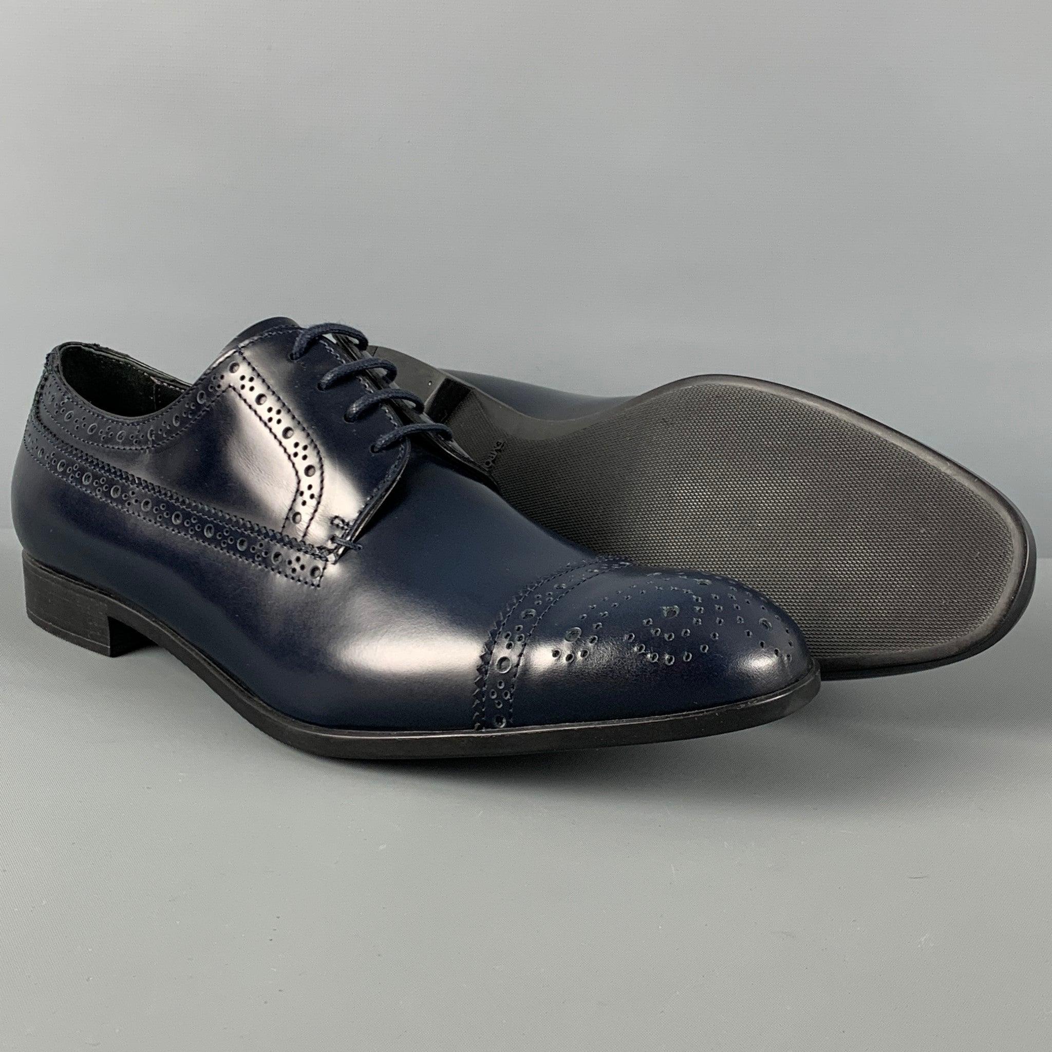 EMPORIO ARMANI - Chaussures à lacets en cuir perforé bleu marine, taille 9 Bon état à San Francisco, CA