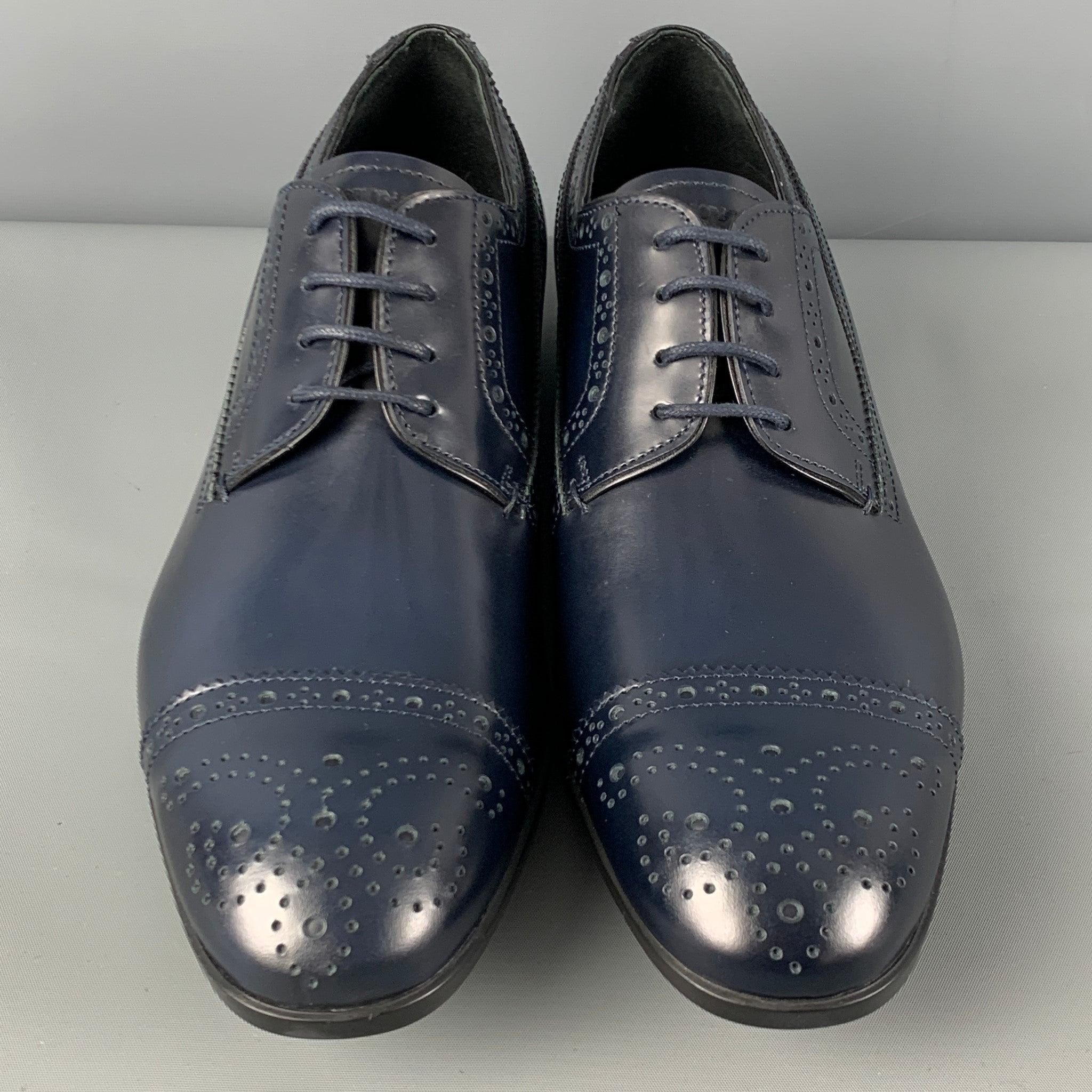  EMPORIO ARMANI - Chaussures à lacets en cuir perforé bleu marine, taille 9 Pour hommes 