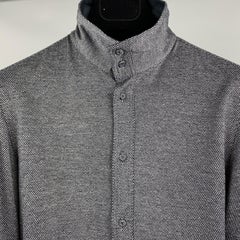 EMPORIO ARMANI Talla S Camisa de manga larga de algodón con cuello alto gris y azul marino con cabeza de clavo