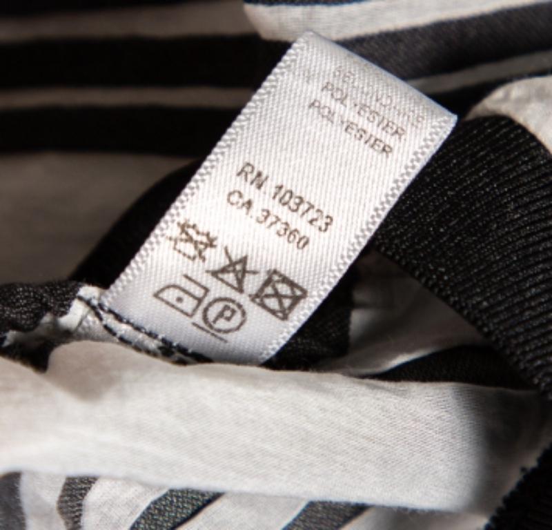 Emporio ARMANI Camiseta blanca de algodón y seda con detalle de rayas L en Bueno Estado en Dubai, Al Qouz 2