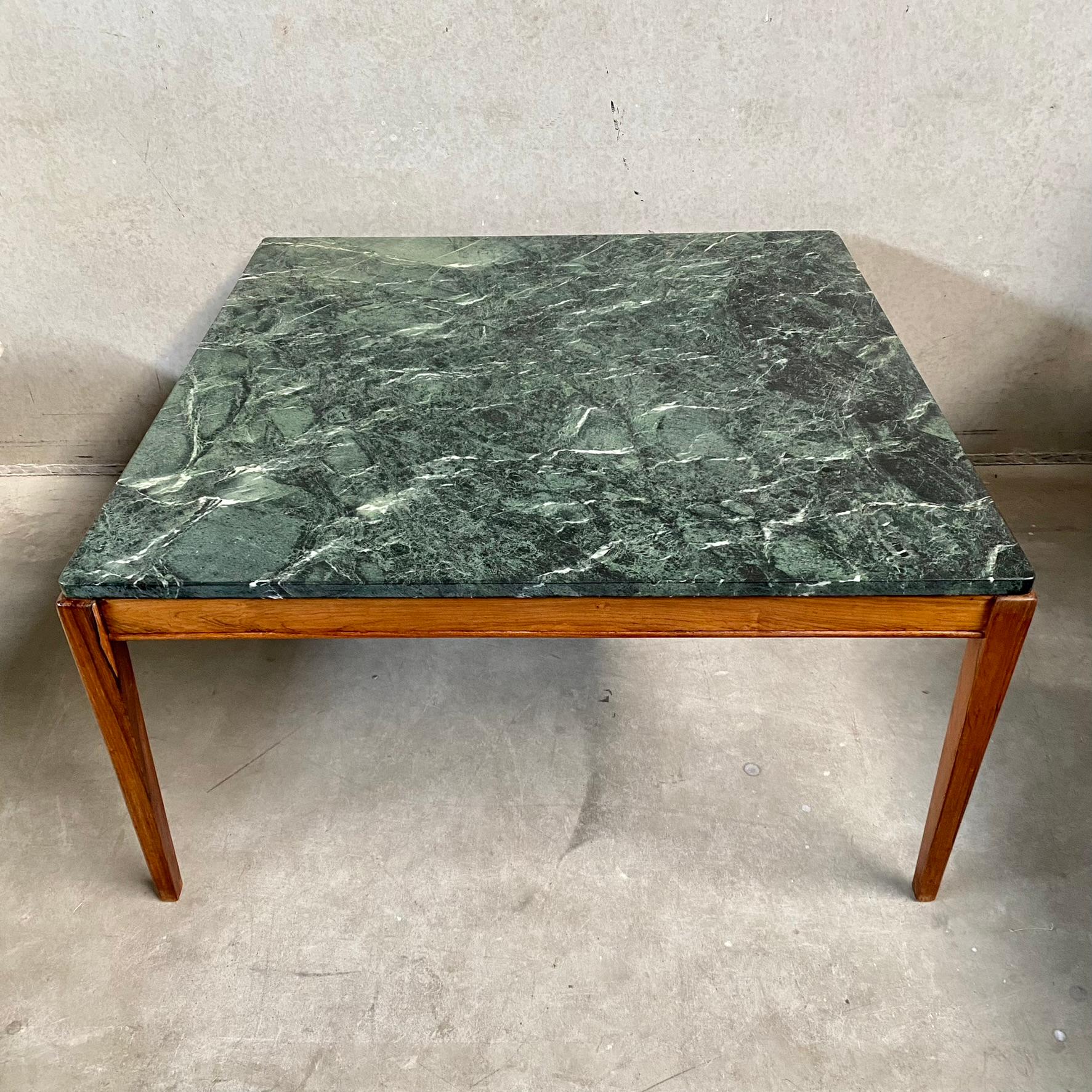 Empress Green Marble Coffee Table with Italian Wallnut Frame, Italy, 1970 For Sale 4