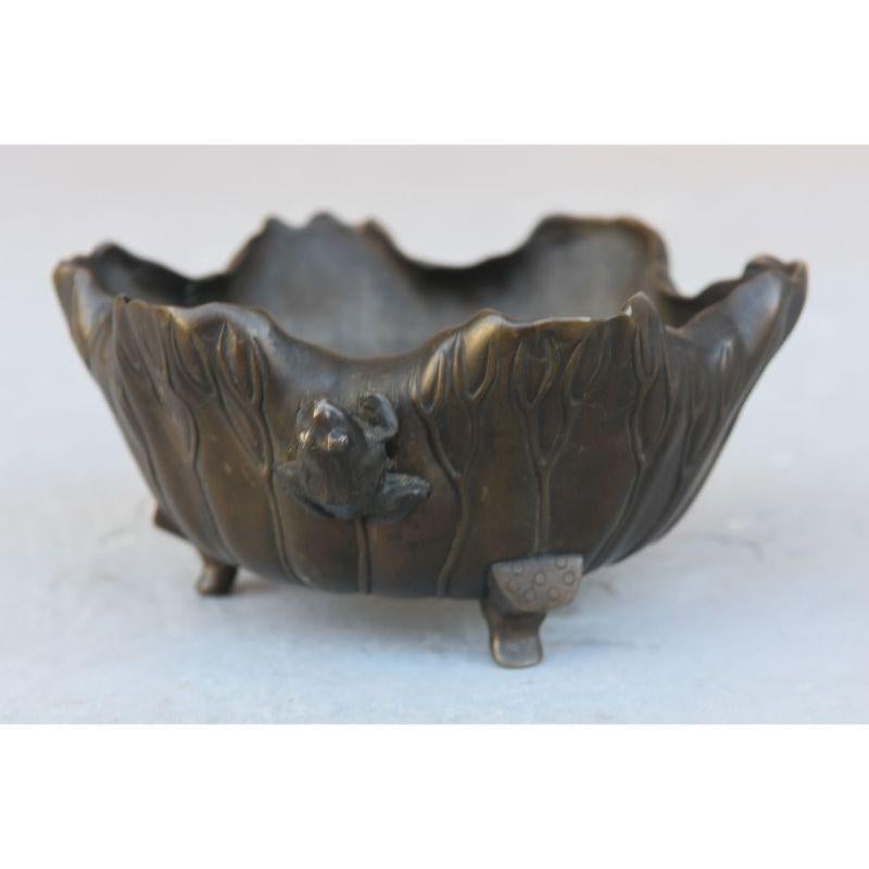 19th Century Empty Pocket in Japanese Bronze with Frogs For Sale