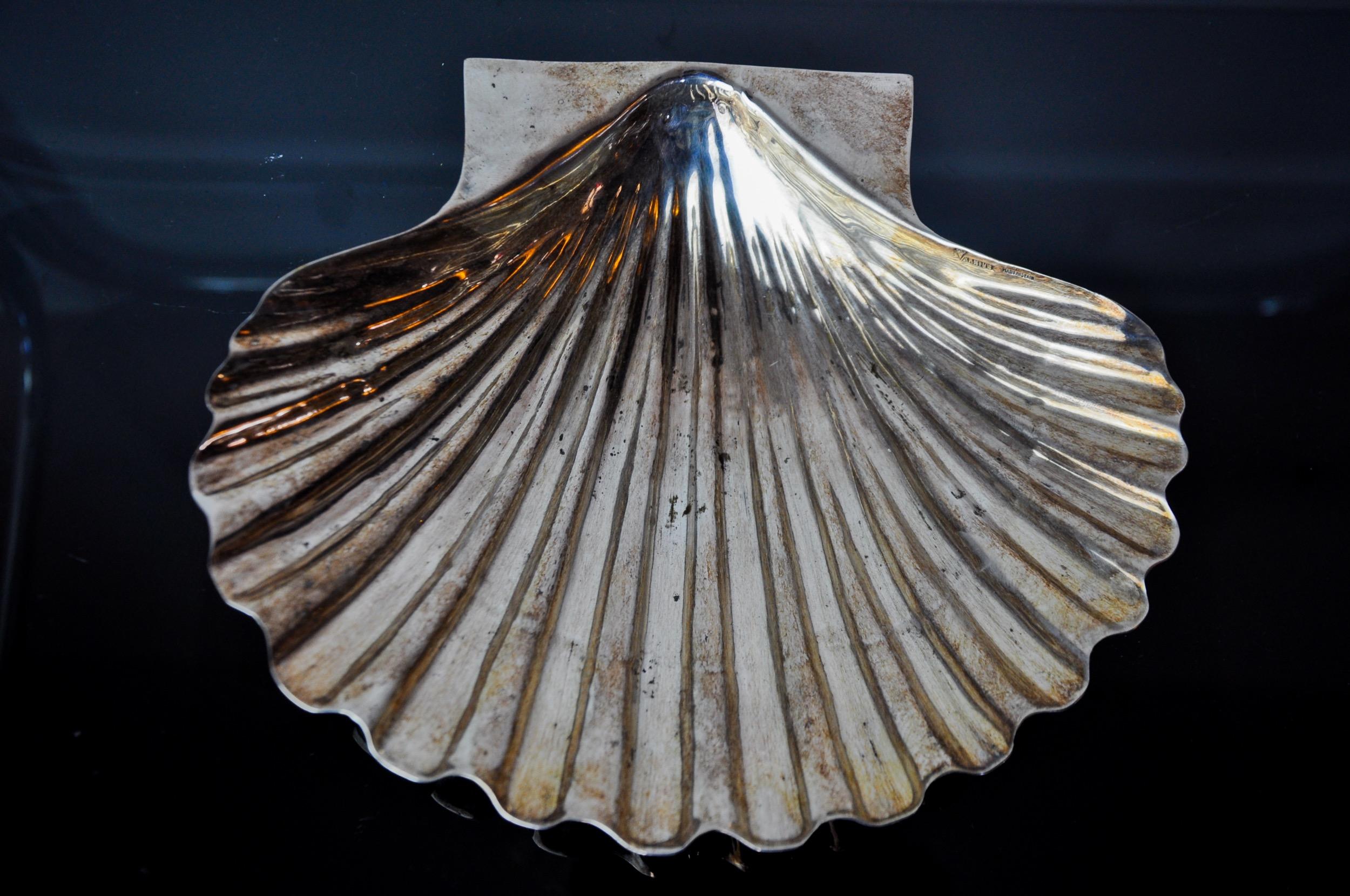 Hollywood Regency Pochette Empty shell de Valenti, métal argenté, Espagne, 1970 en vente