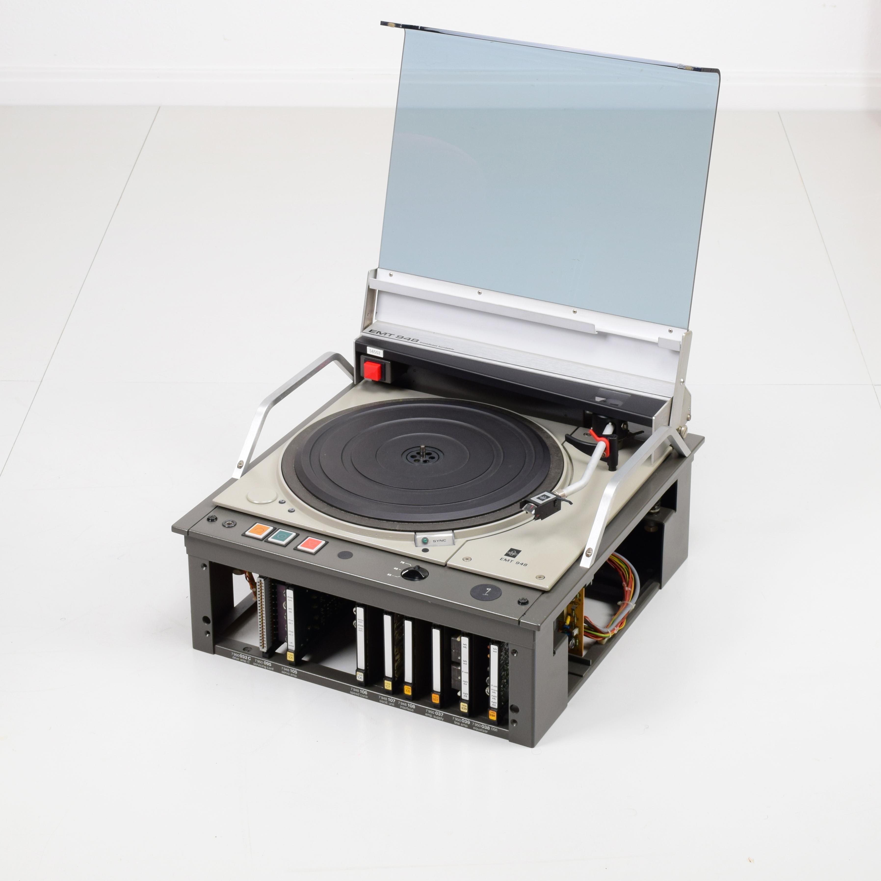 Emt 948 Turntable. Superb, Complete and Ready to Use, Looks and Sounds Fantastic 2