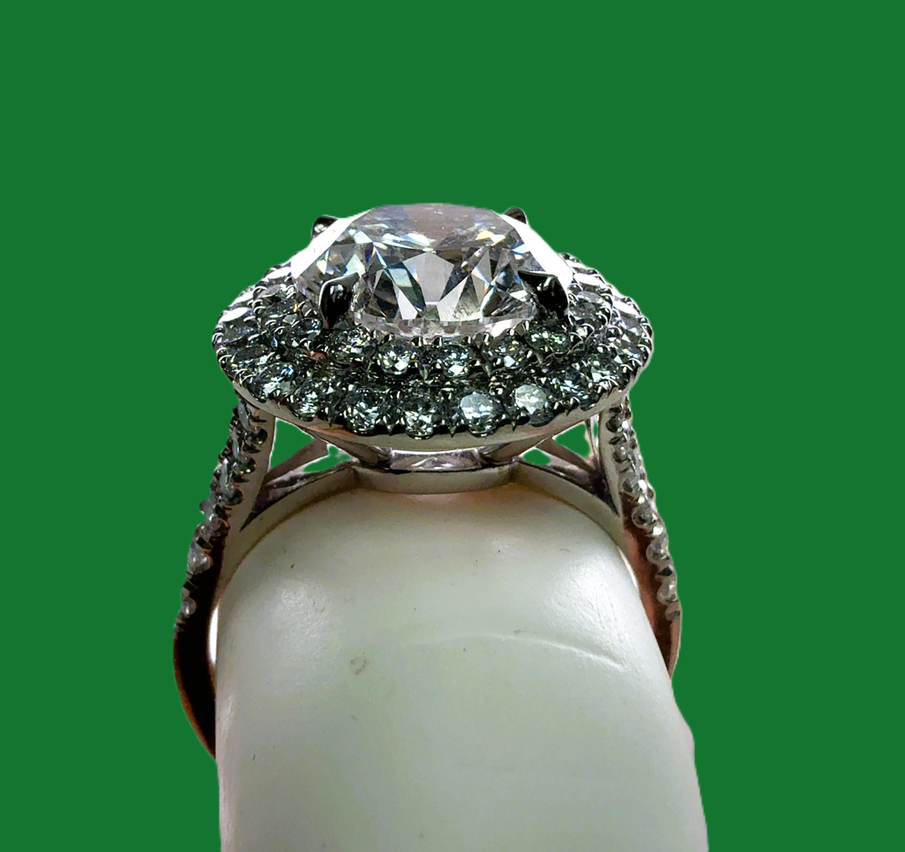 EN-RPLA - Élégante bague de fiançailles en platine avec diamant rond cultivé en laboratoire au centre en vente 1