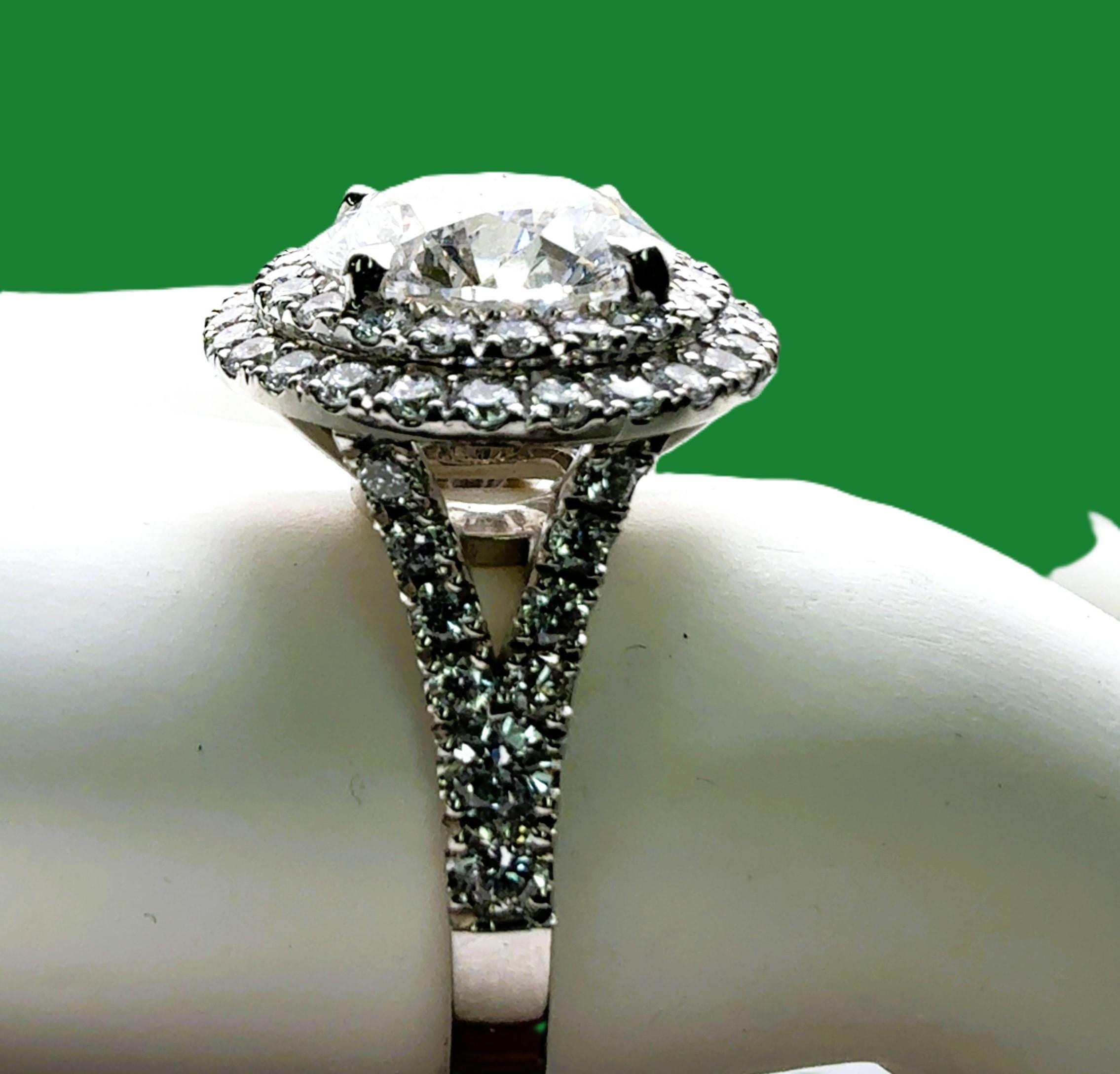 EN-RPLA - Élégante bague de fiançailles en platine avec diamant rond cultivé en laboratoire au centre en vente 3