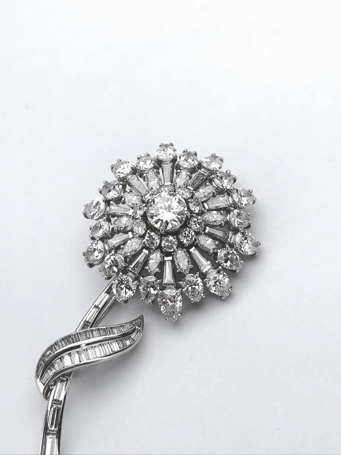Round Cut En Tremblant Platinum 16.00 Carat Diamond Flower Brooch For Sale