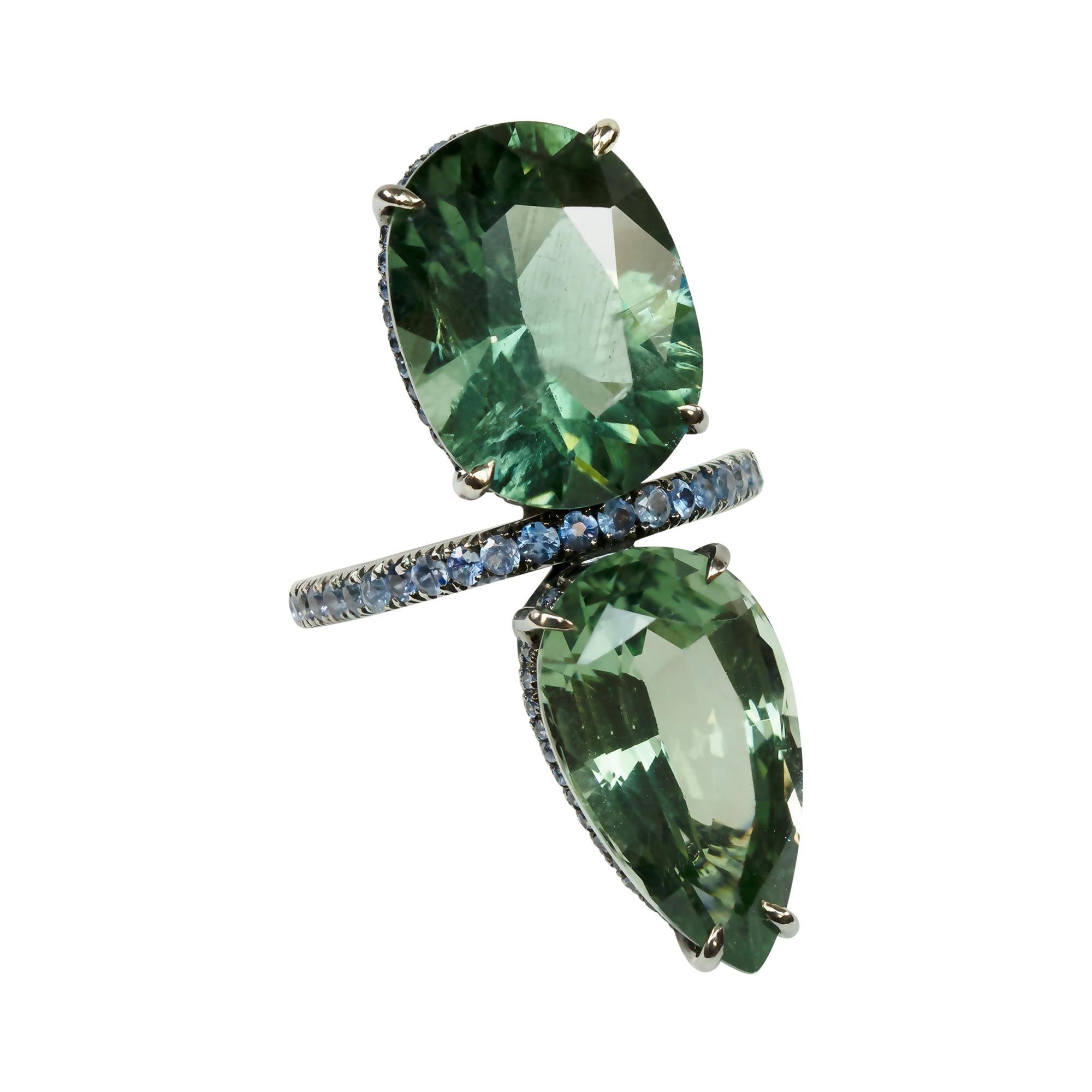 18.15 Carat Green Apatite 1.29 Carat Blue Sapphire Cocktail Ring For Sale