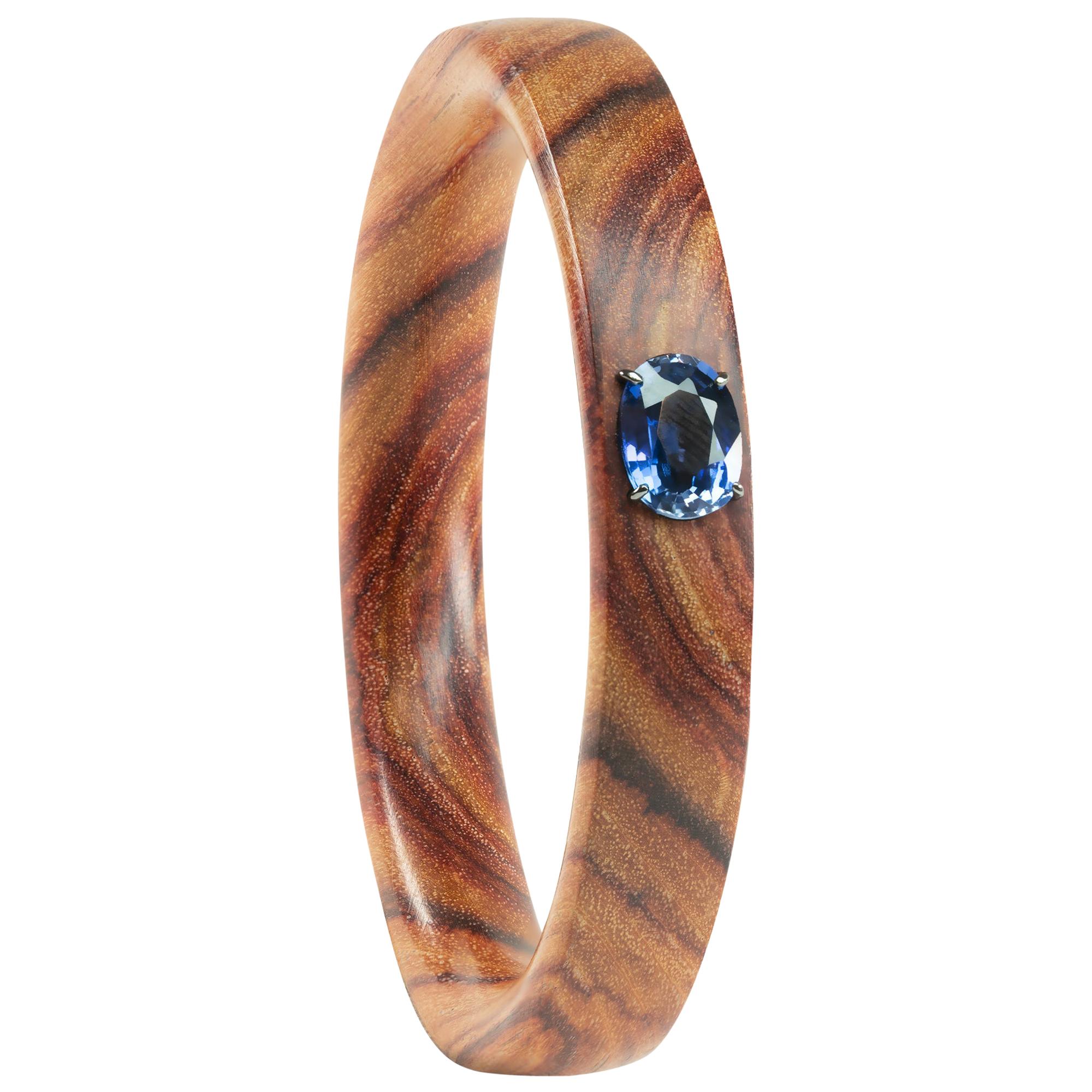 Bracciale ovale in palissandro rosa con iolite blu da 3,20 carati in vendita