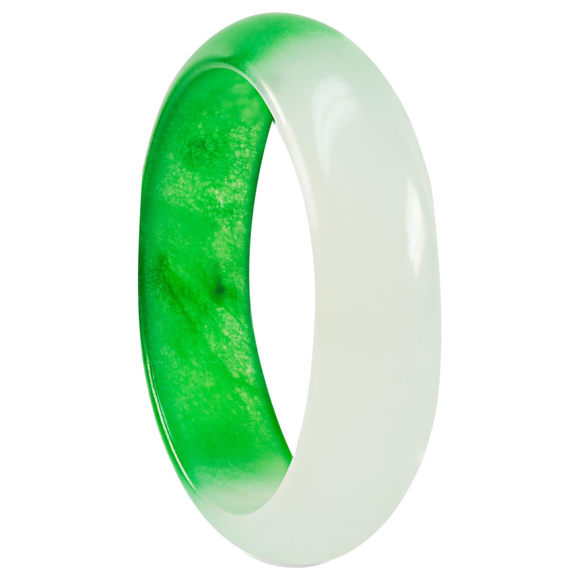 Enairo White and Dark Green Jade Bangle For Sale