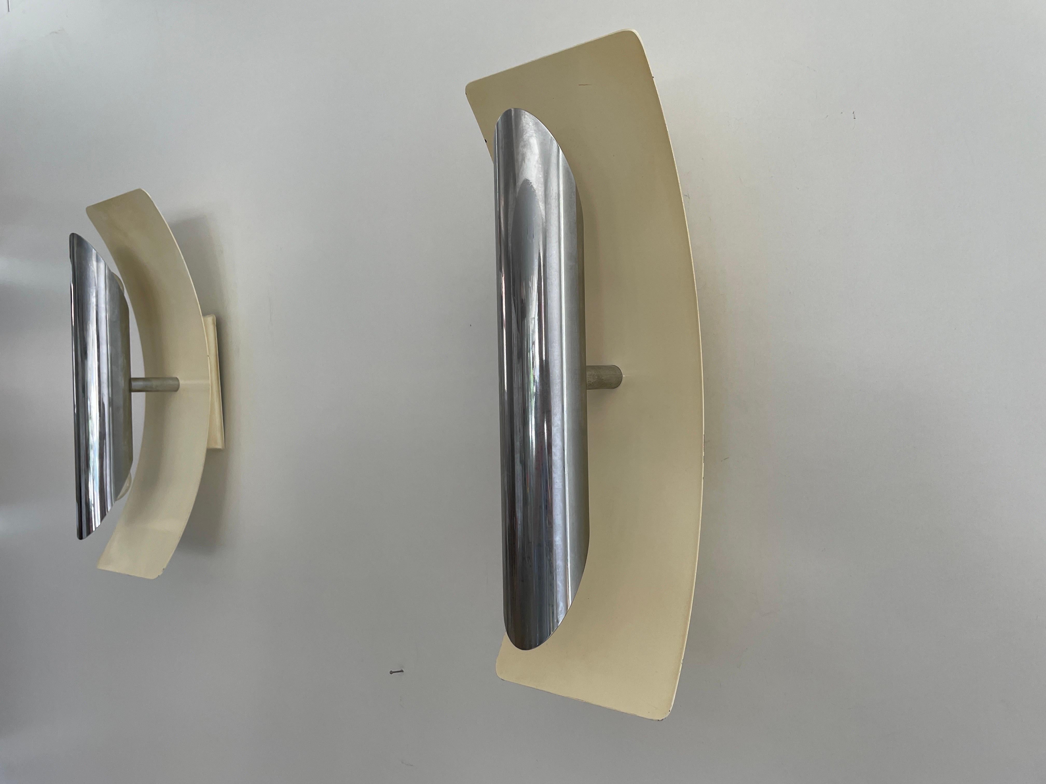 Enamaled Metal and Chrome Head Pair of Wall Lamps by Reggiani, 1960s, Italy For Sale 1