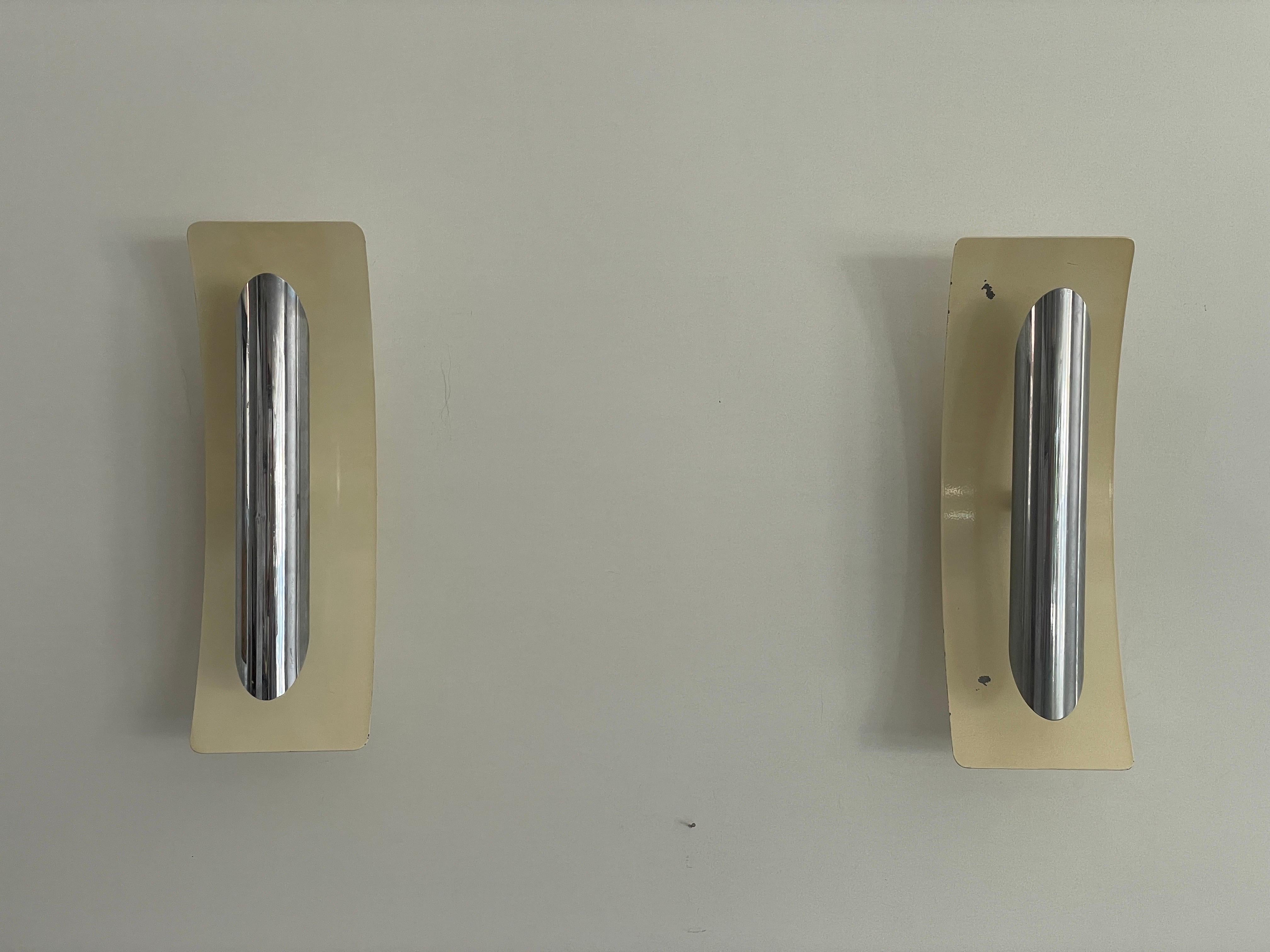 Enamaled Metal and Chrome Head Pair of Wall Lamps by Reggiani, 1960s, Italy For Sale