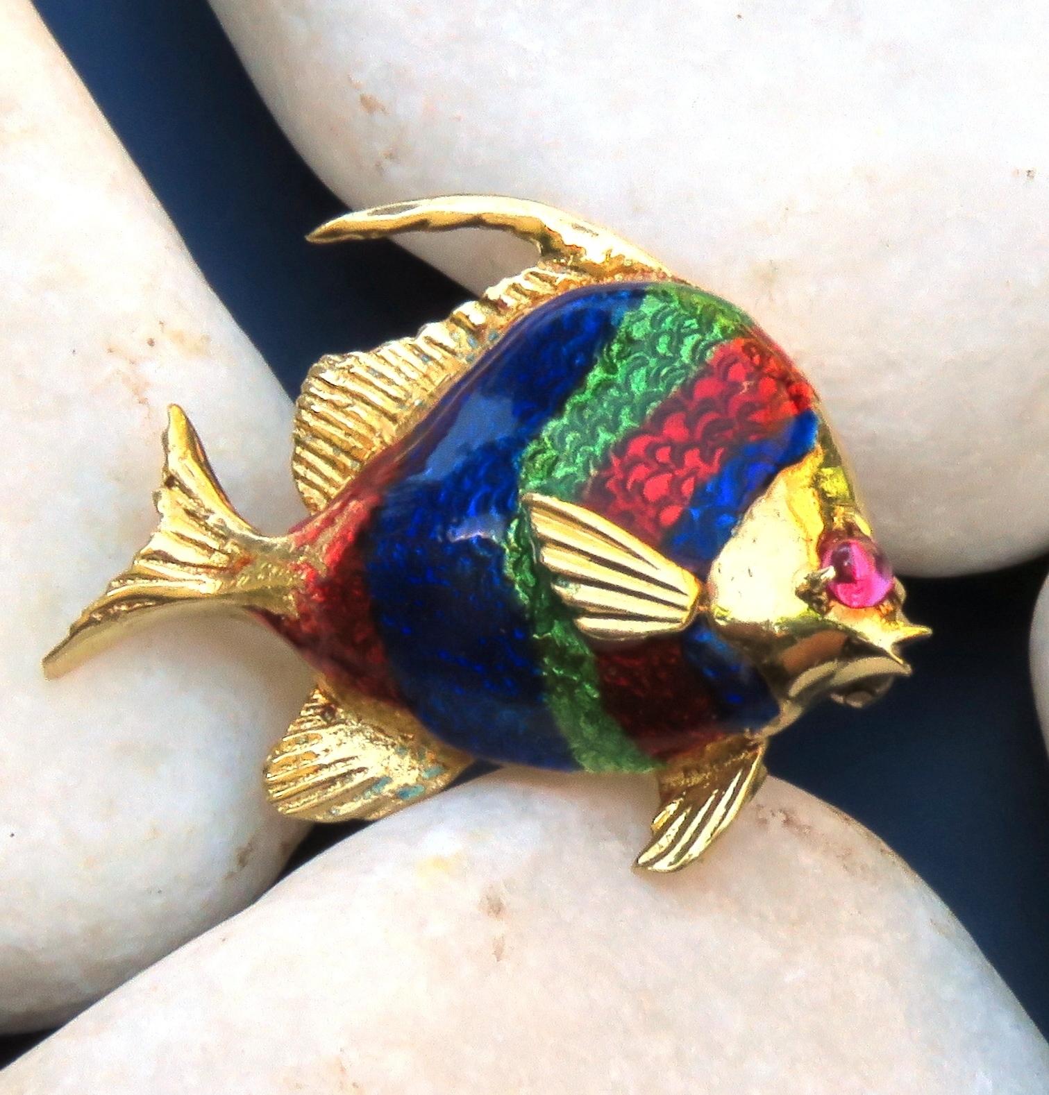 Cabochon Enamel Yellow Gold Fish Vintage Brooch Handcrafted in Italy