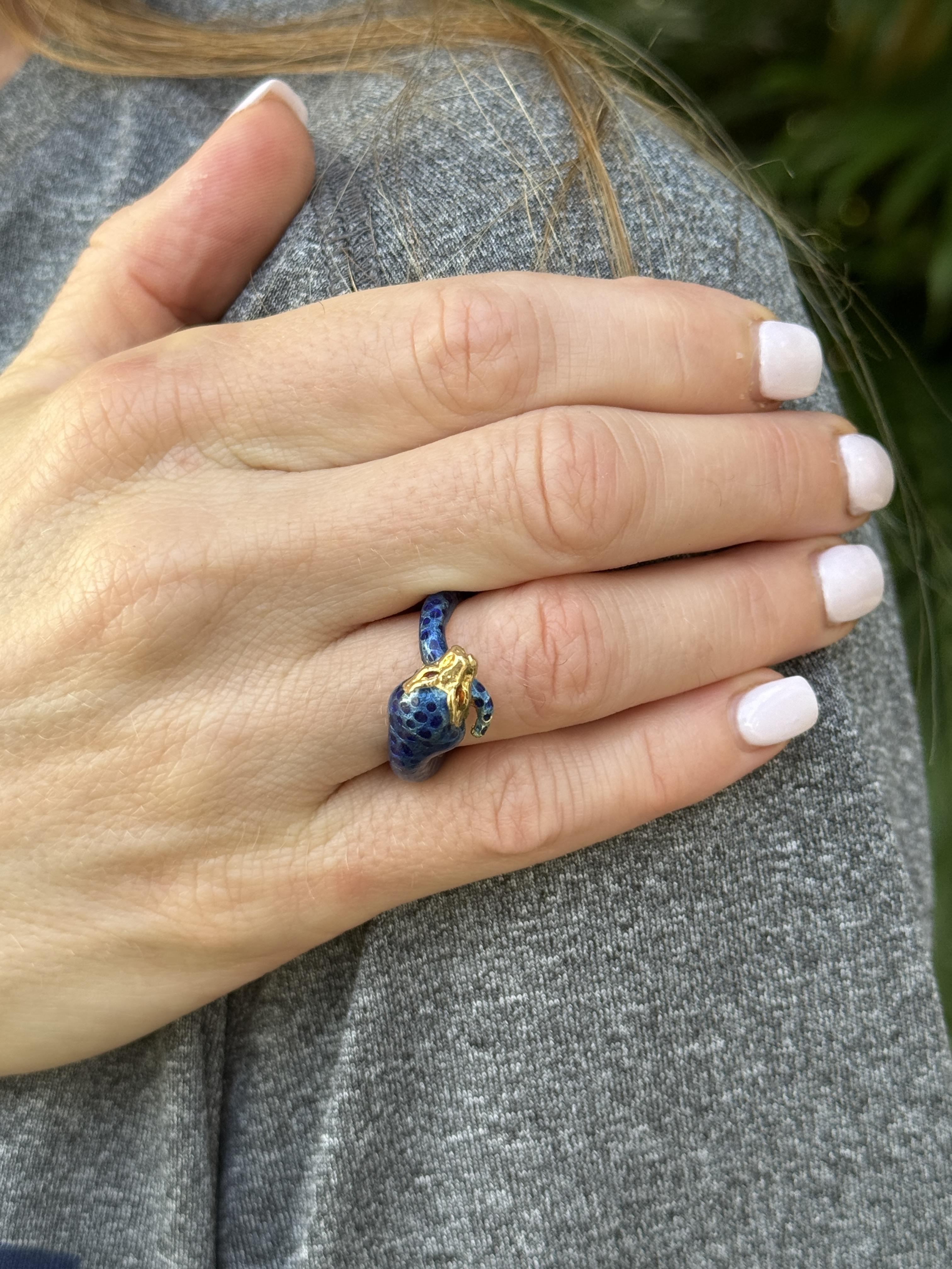 Modern Enamel 18 Karat Yellow Gold Vintage Cougar Band Ring