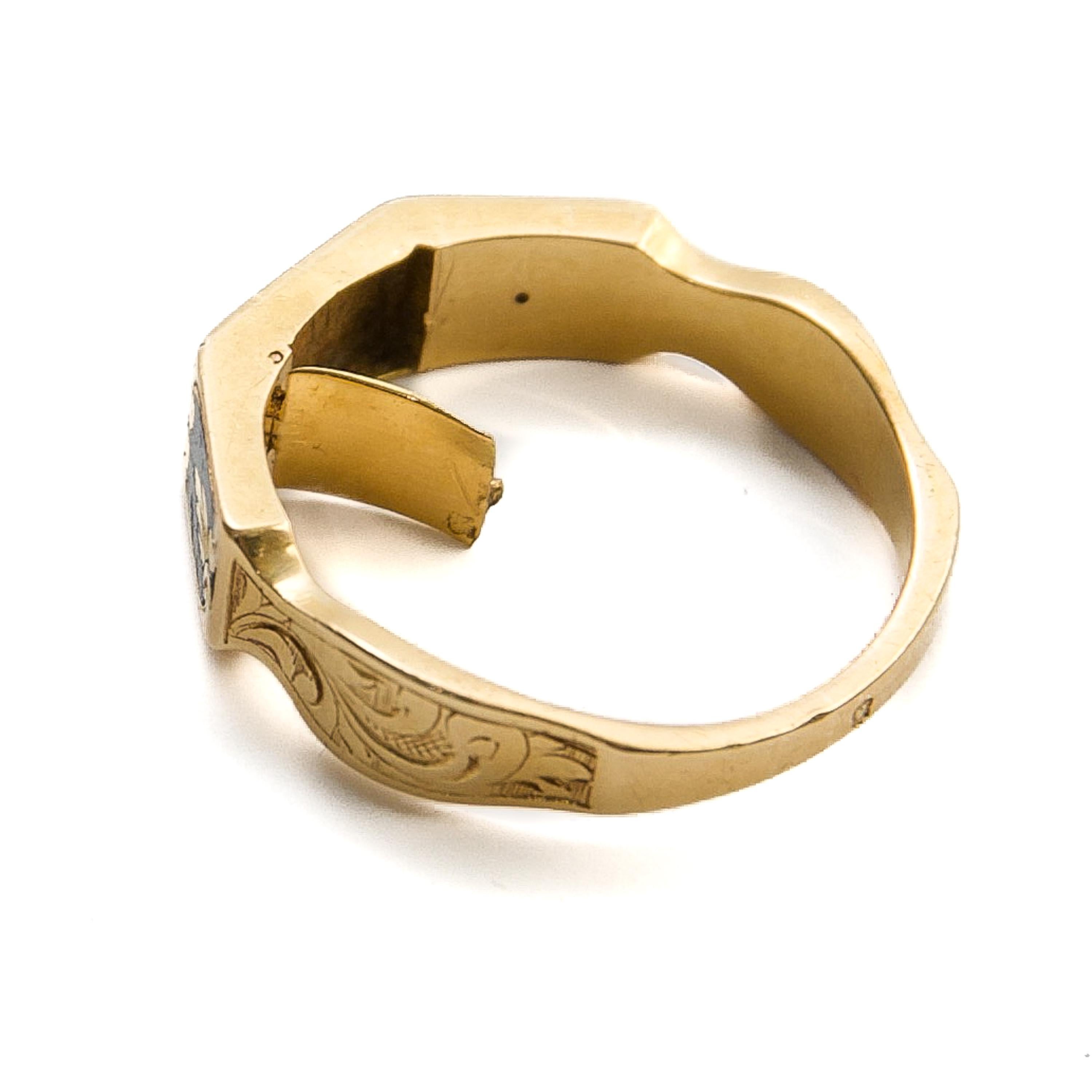 Women's or Men's Enamel and 18K Gold Antique Memory Ring with Secret Compartment