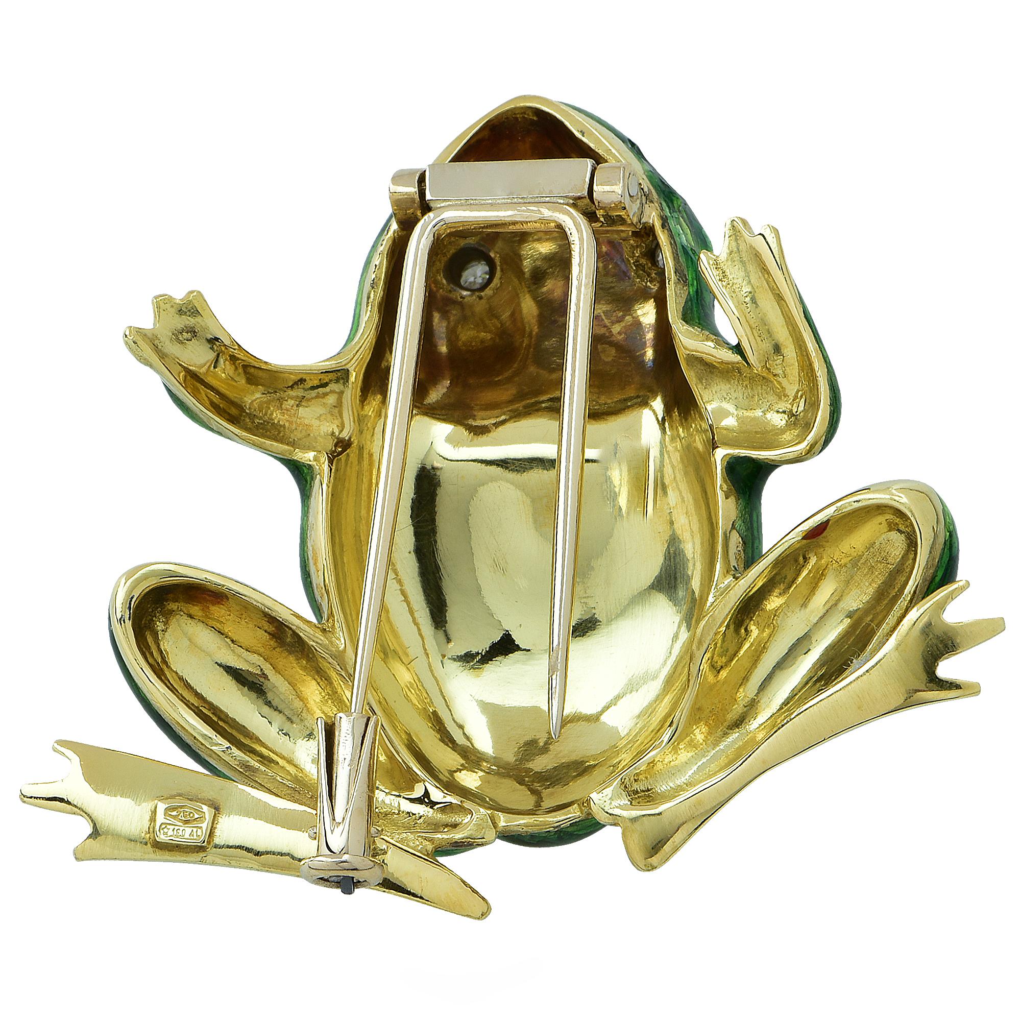 This stunning Frog brooch pin made in Italy is intricately crafted in 18 Karat yellow gold and vivid green enamel, with eyes set with two round brilliant cut diamonds weighing approximately .06 carats total weight, I color, SI clarity, coming