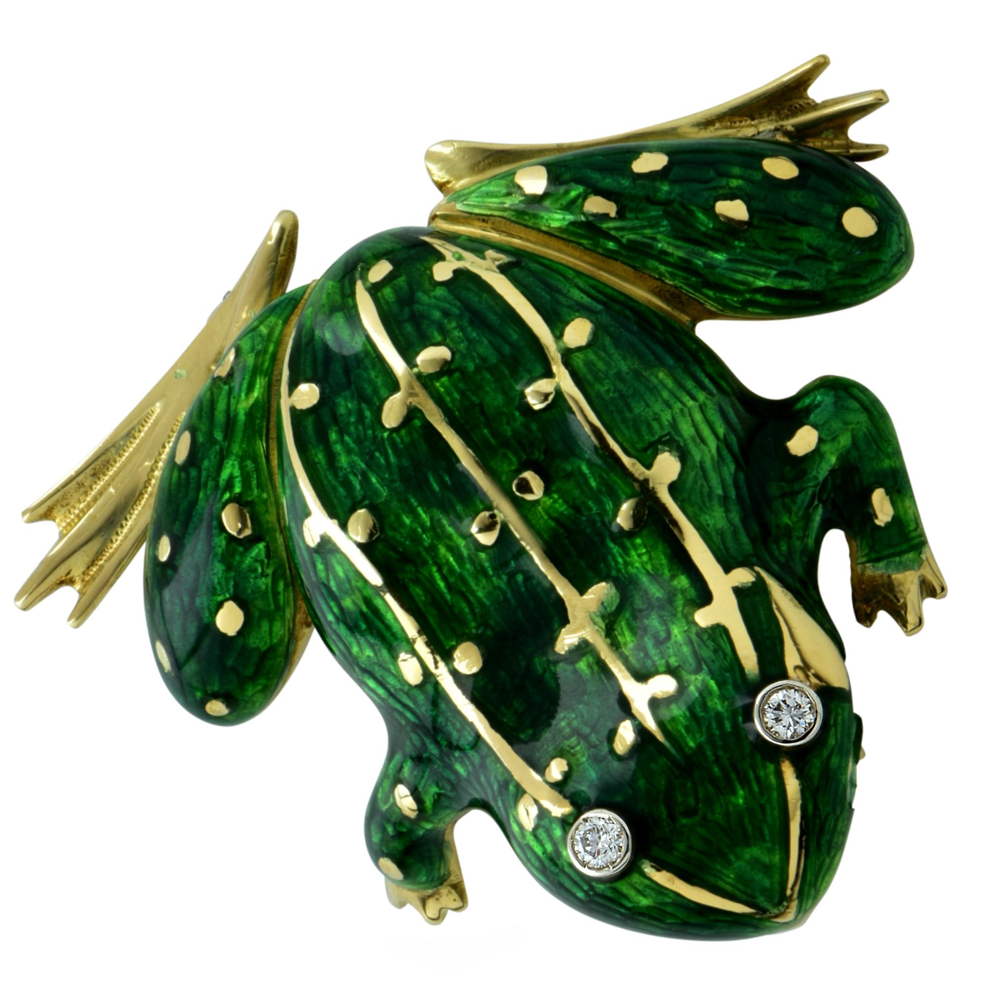 This stunning Frog brooch pin made in Italy is intricately crafted in 18 Karat yellow gold and vivid green enamel, with eyes set with two round brilliant cut diamonds weighing approximately .06 carats total weight, I color, SI clarity, coming