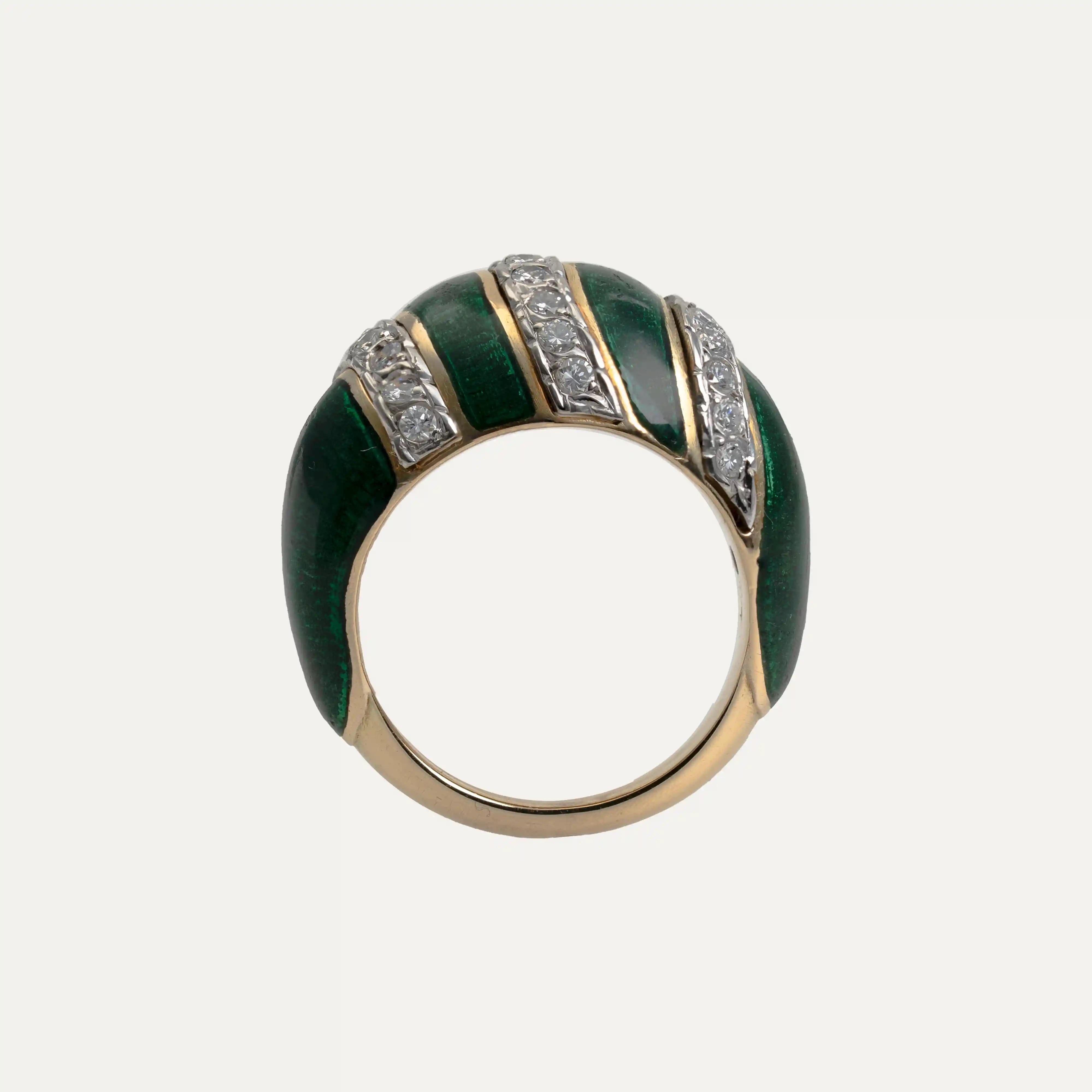 Taglio brillante Anello in oro con smalto e diamanti in vendita