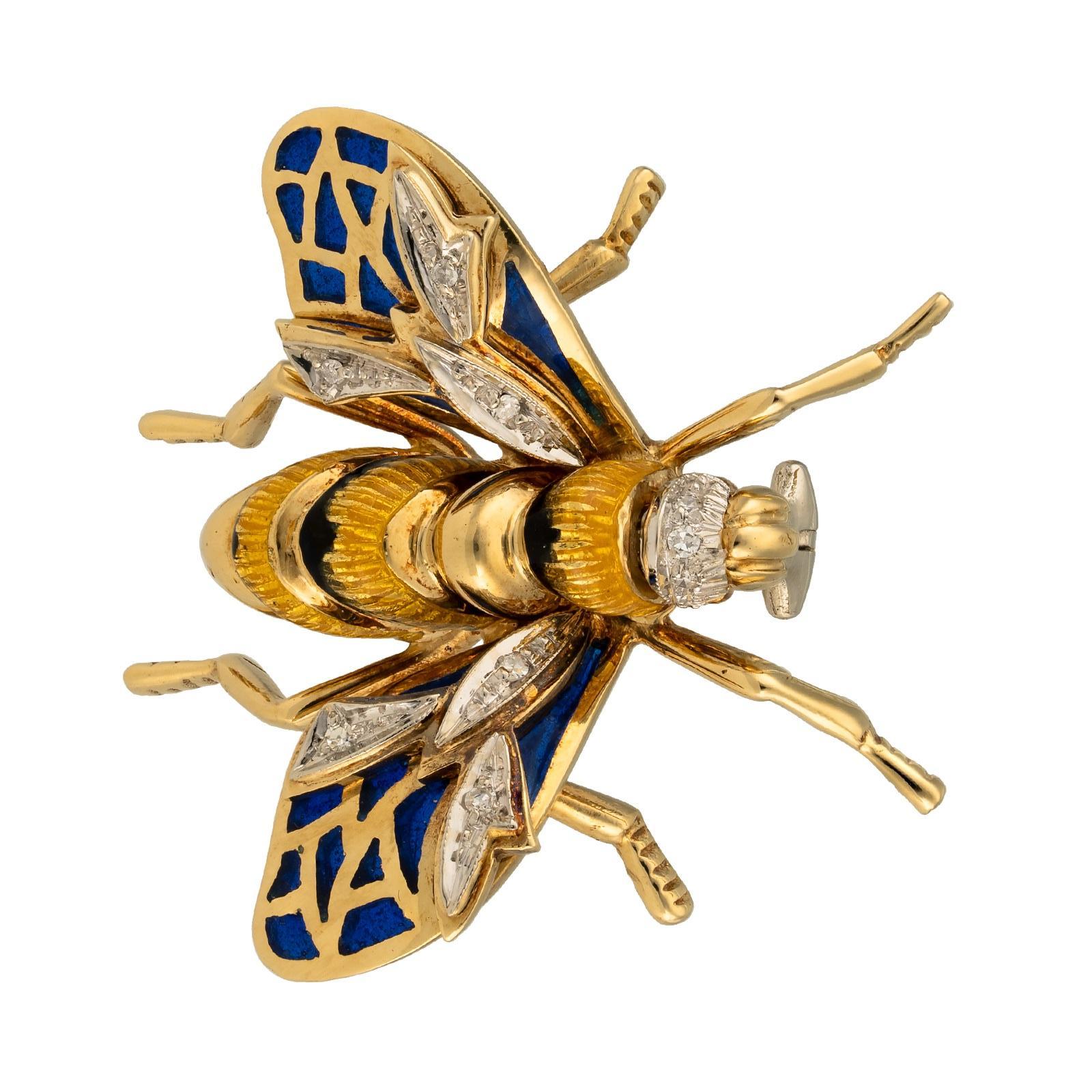 18kt – 750‰ yellow gold bee-shaped italian brooch, with wings in blue enamel “plique-à-jour” stained glass effect, set with 6 diamonds, head set with 3 diamonds totalling around 0.09ct. Body adorned with yellow and black enamel.