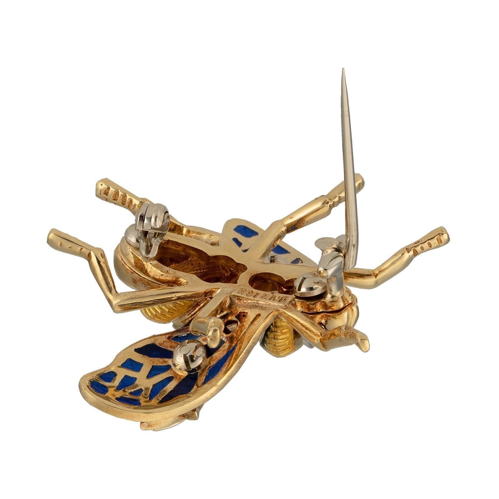 Women's or Men's Retro Gold Bee Brooch with Diamonds and Enamel For Sale