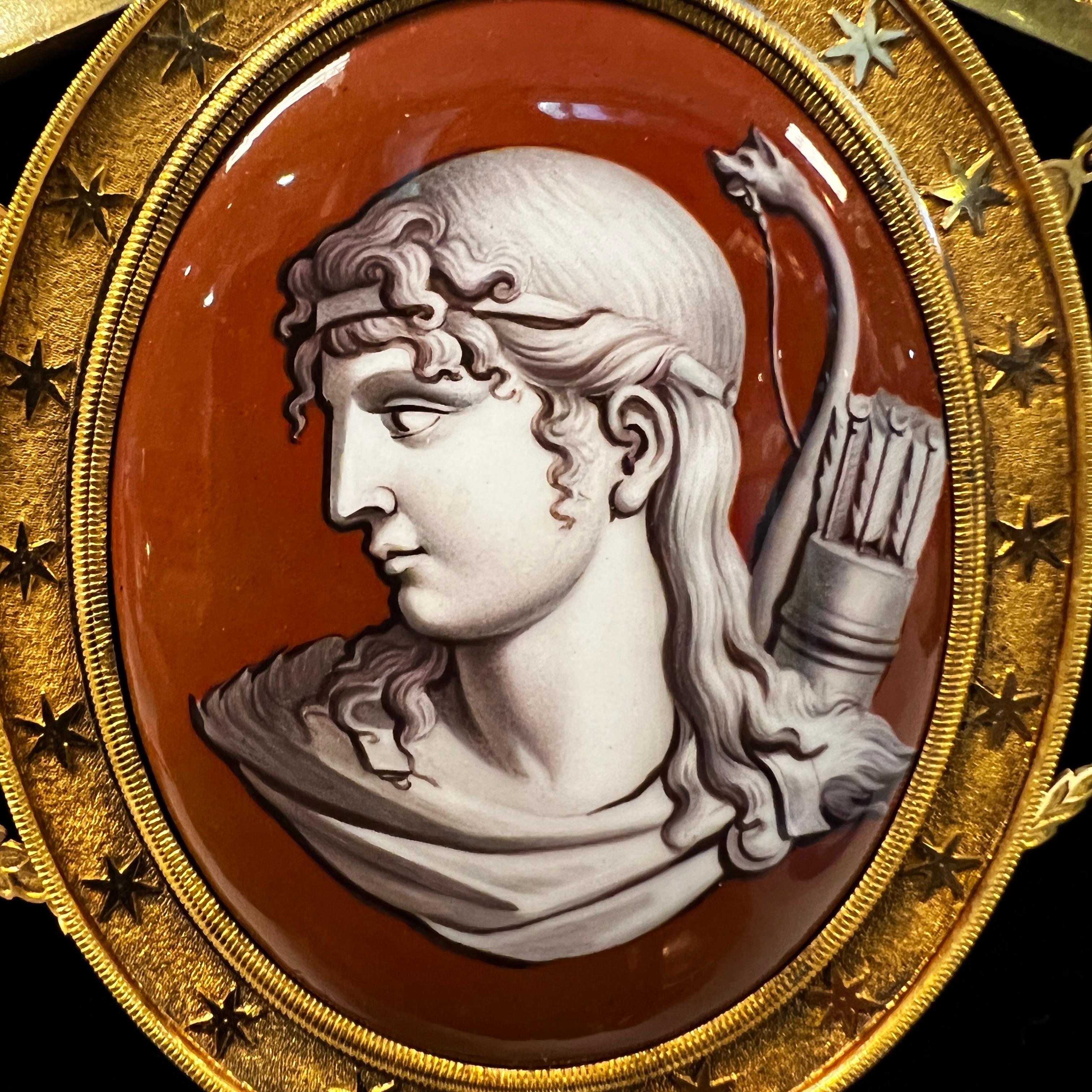 Enamel and Gilt Bronze Cameo Necklace Depicting Goddess Artemis / Diana In Good Condition For Sale In New York, US
