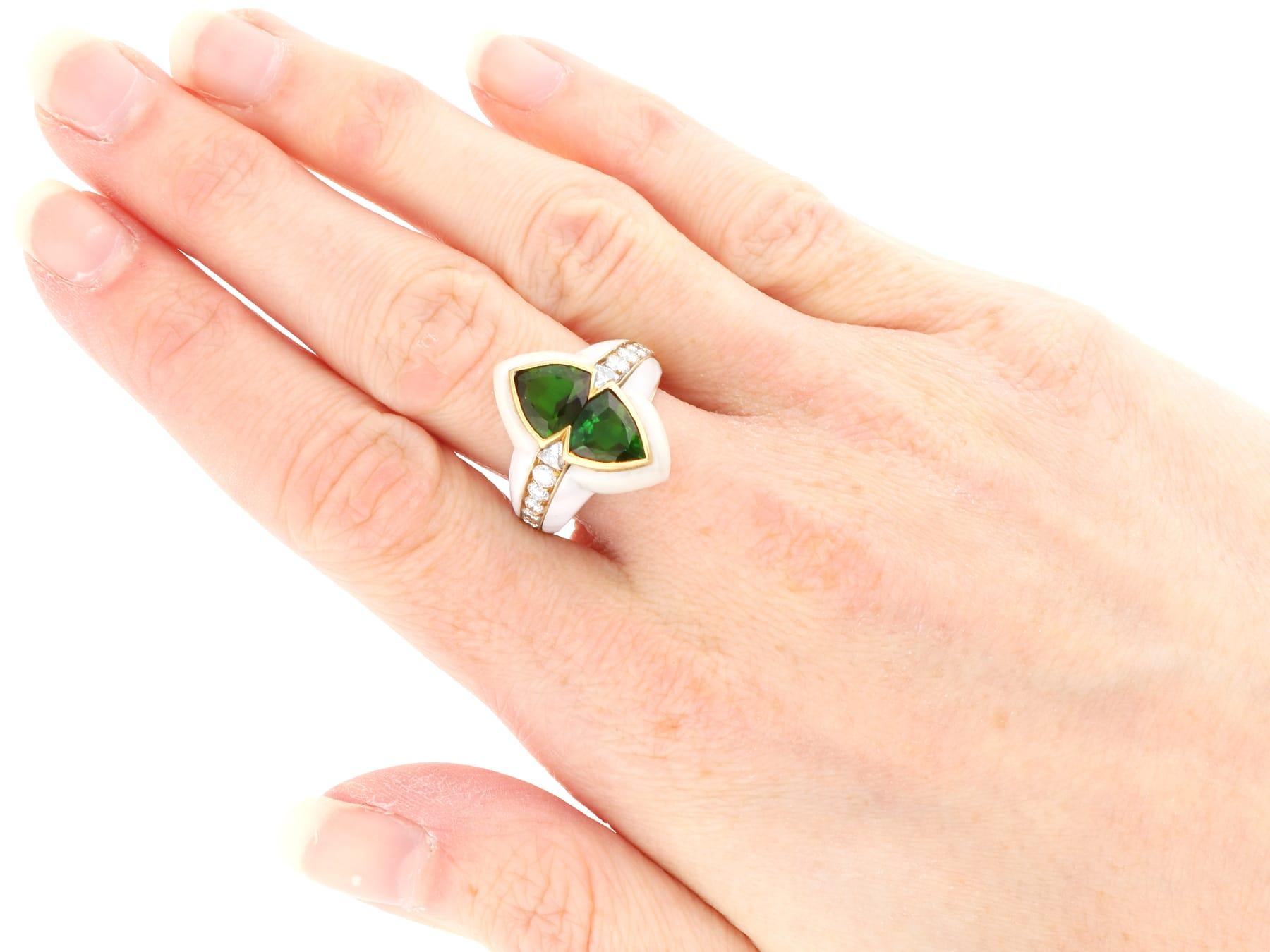 Anello con smalto e tormalina verde e diamanti in oro giallo in vendita 7
