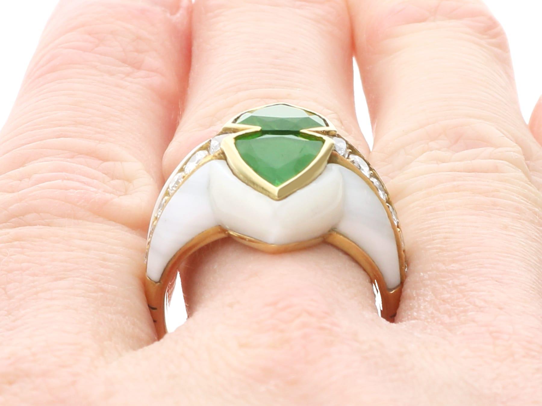 Anello con smalto e tormalina verde e diamanti in oro giallo in vendita 9