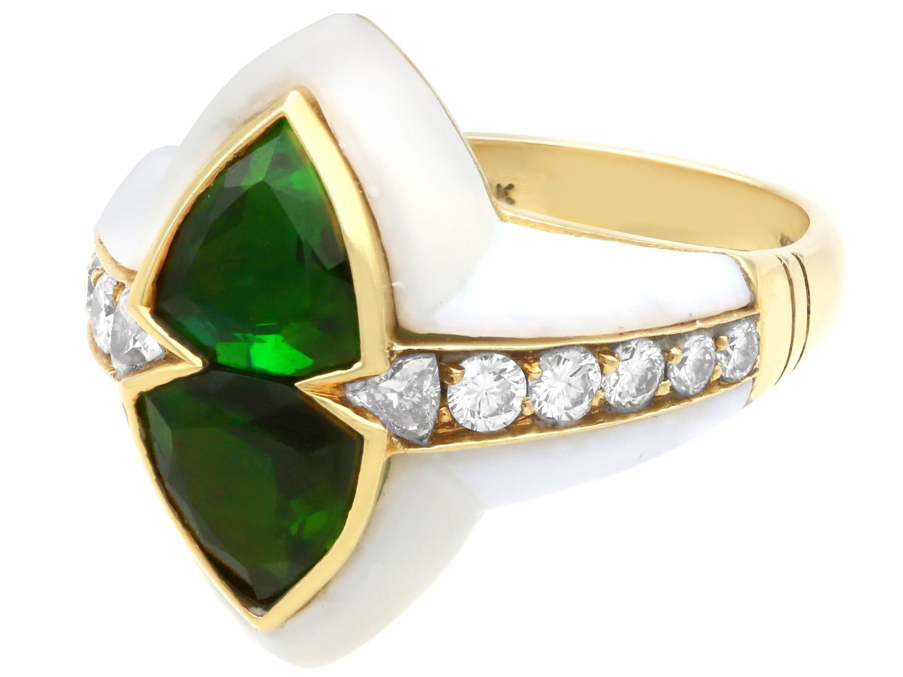 Anello con smalto e tormalina verde e diamanti in oro giallo in vendita 1