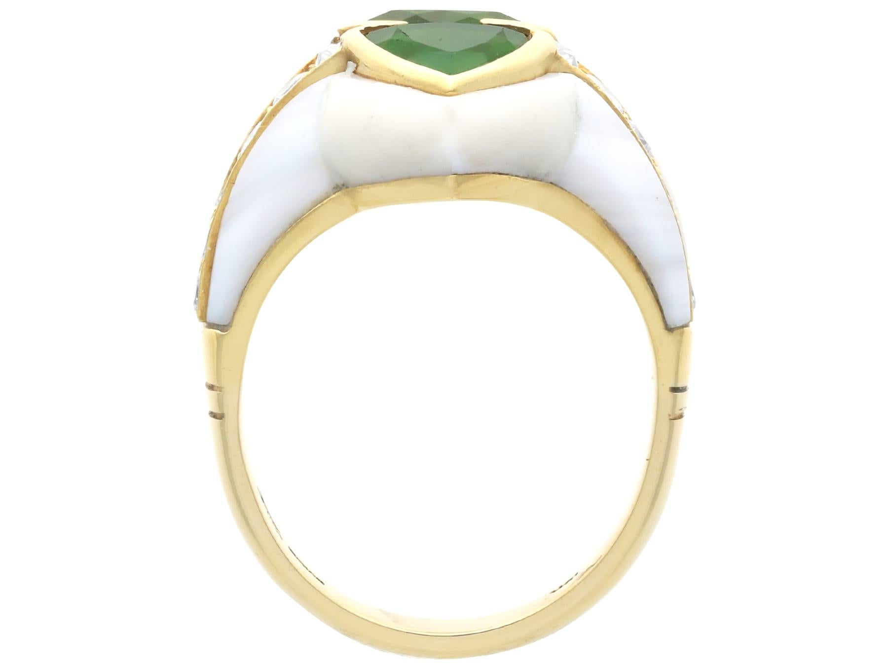 Anello con smalto e tormalina verde e diamanti in oro giallo in vendita 3