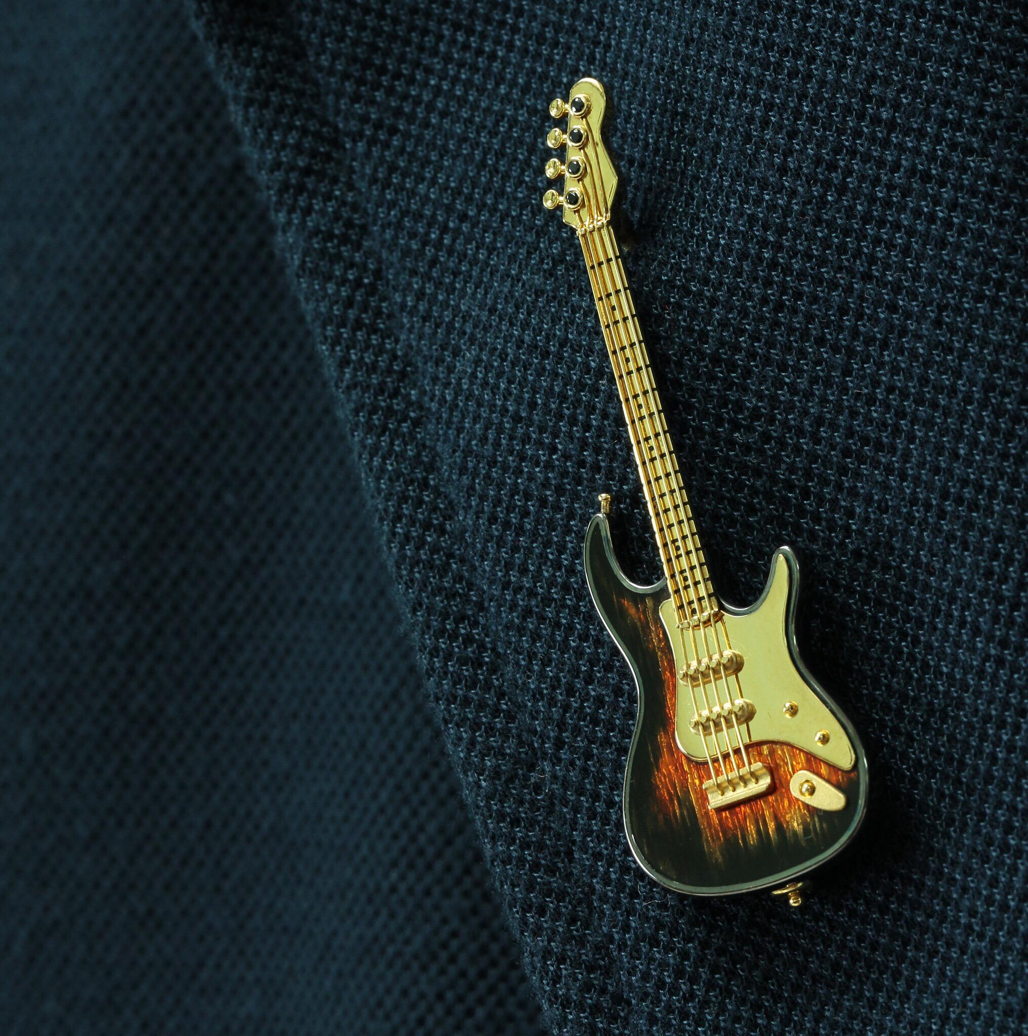 Contemporary Enamel Black Diamonds 18 Karat Yellow Gold Guitar Brooch For Sale