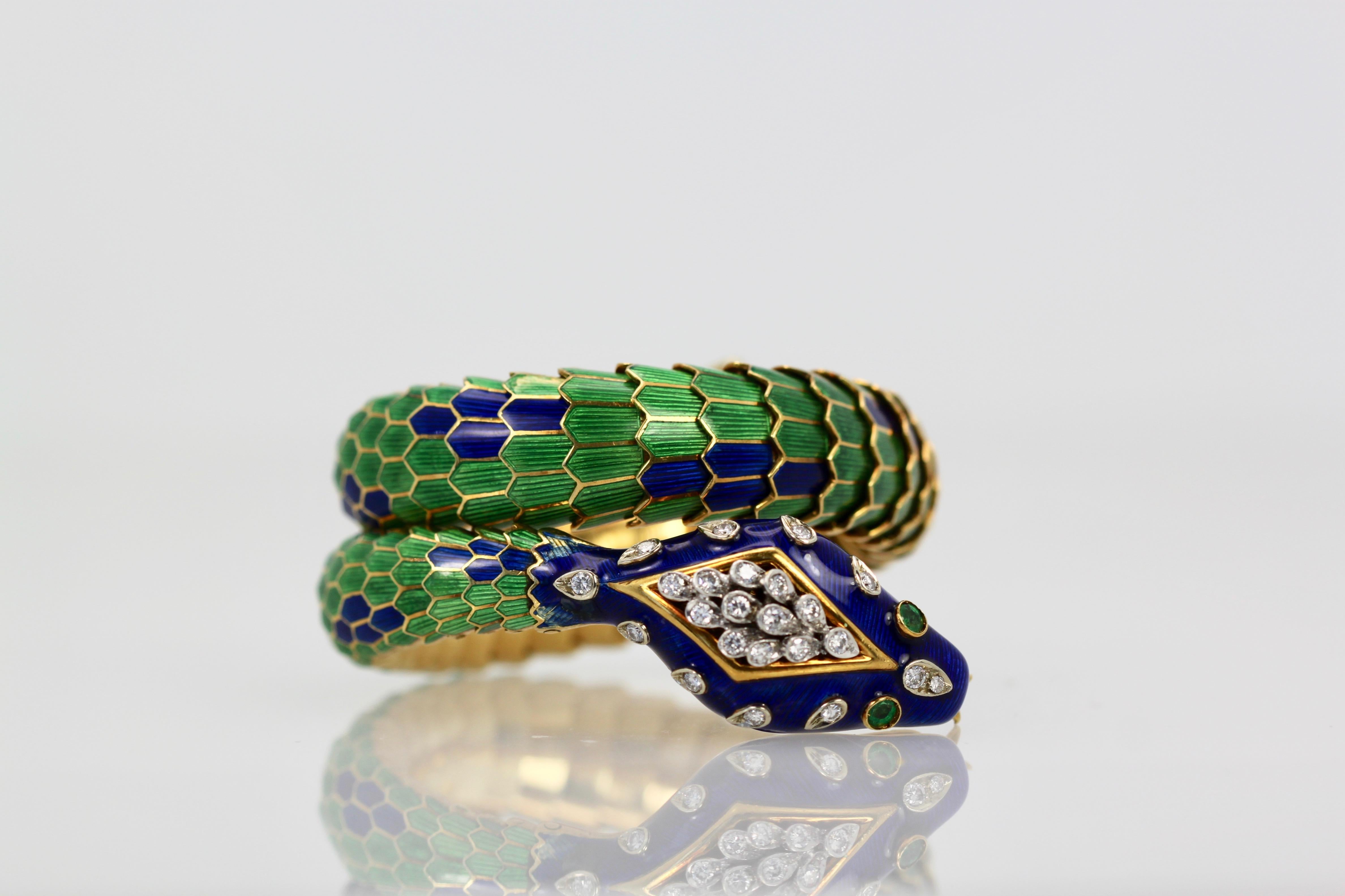 Round Cut Enamel Articulated Snake Serpent Bracelet Diamond Head 18 Karat For Sale