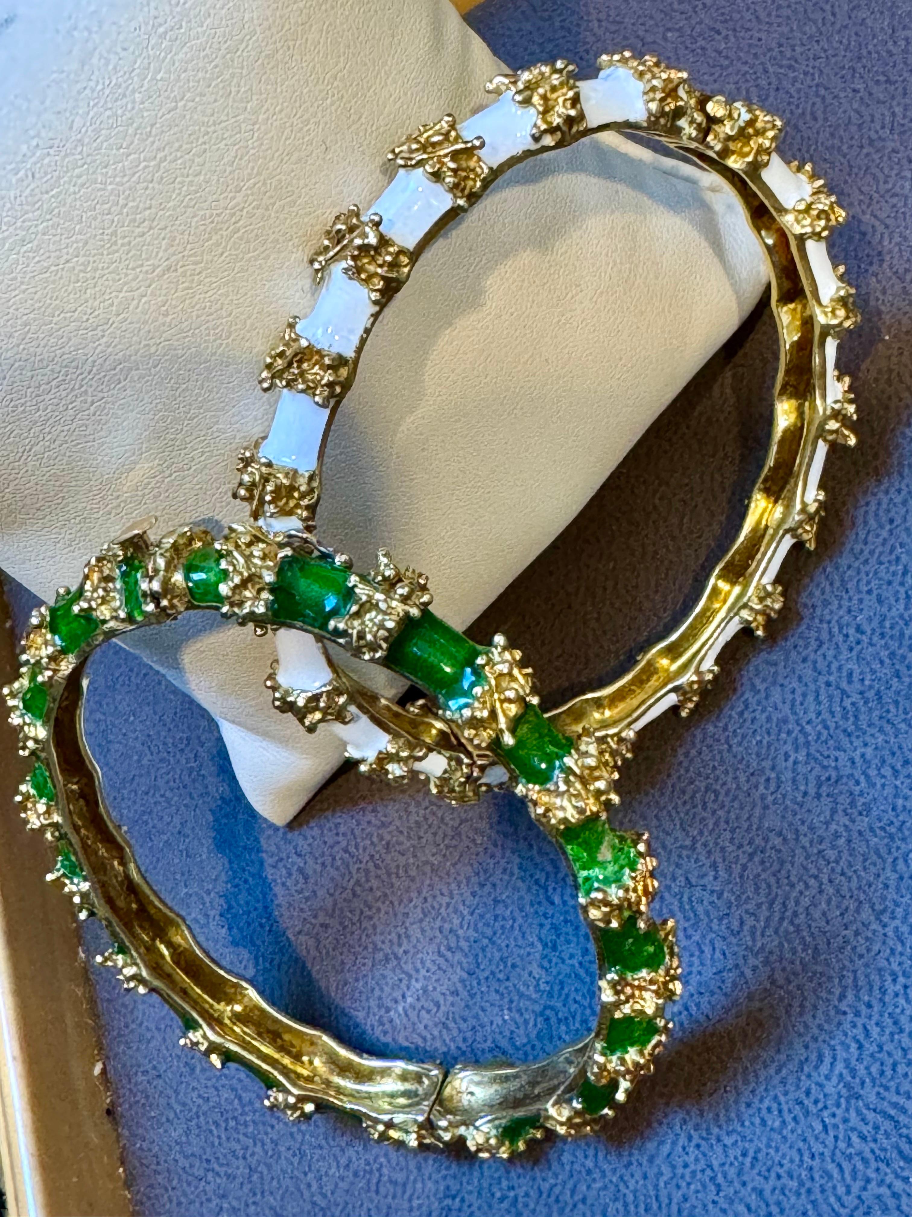 Paire de bracelets et bracelets en or jaune 18 carats, 75 g en vente 5