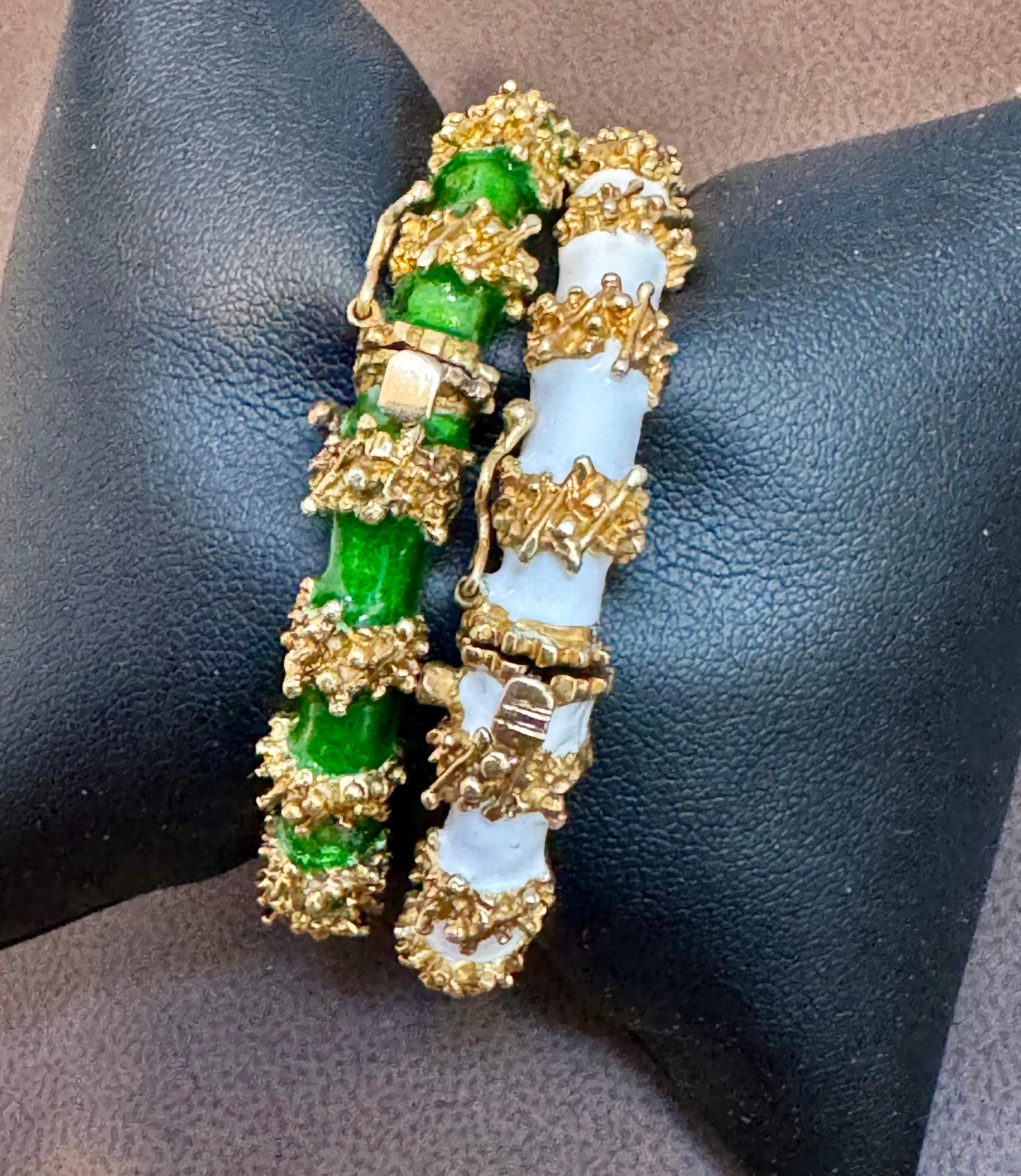 Paire de bracelets et bracelets en or jaune 18 carats, 75 g en vente 1