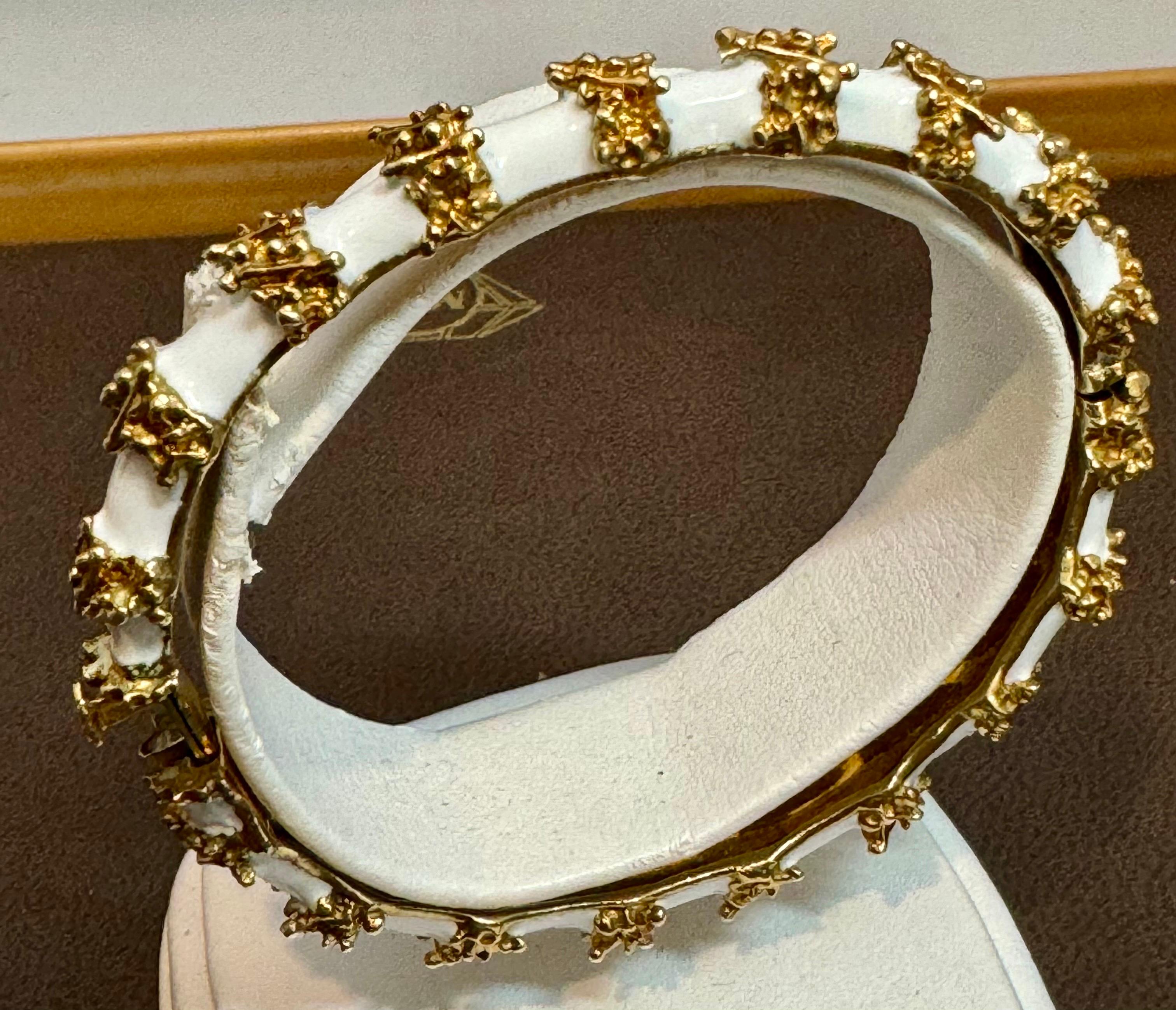 Paire de bracelets et bracelets en or jaune 18 carats, 75 g en vente 2