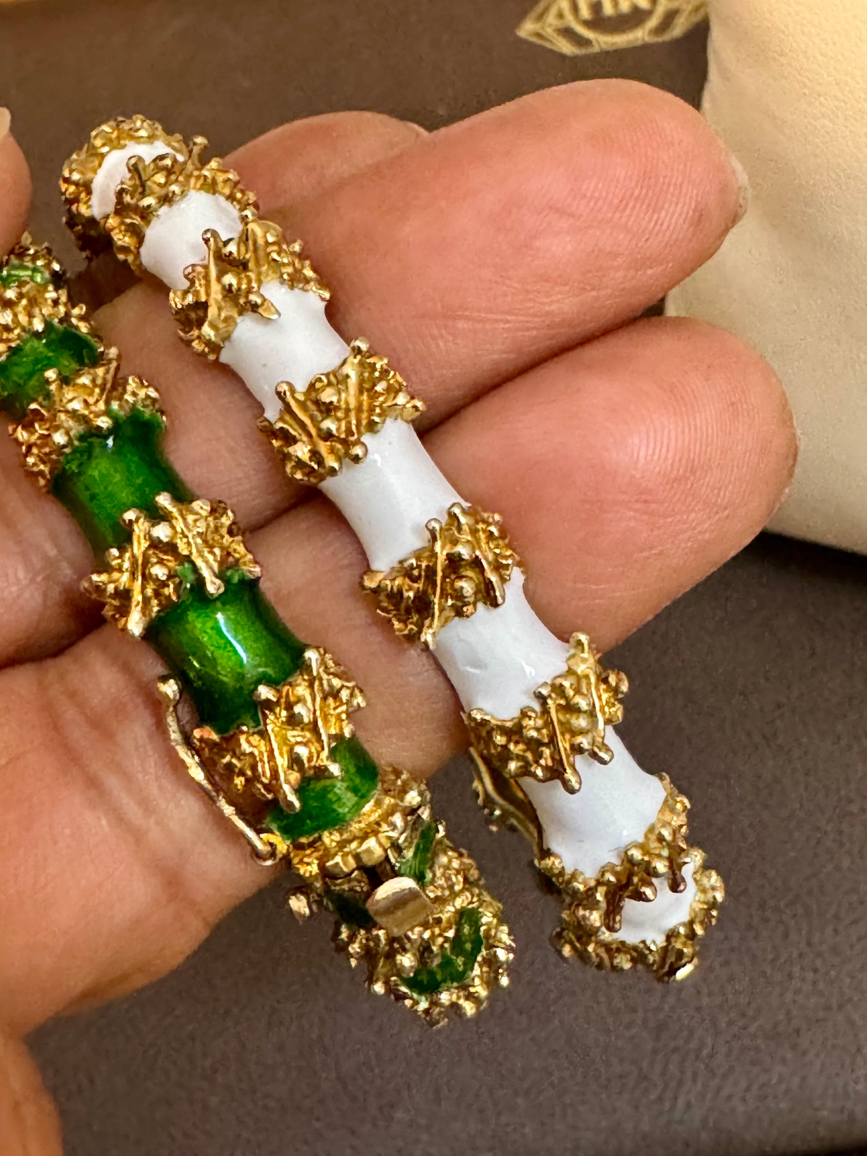 Paire de bracelets et bracelets en or jaune 18 carats, 75 g en vente 3