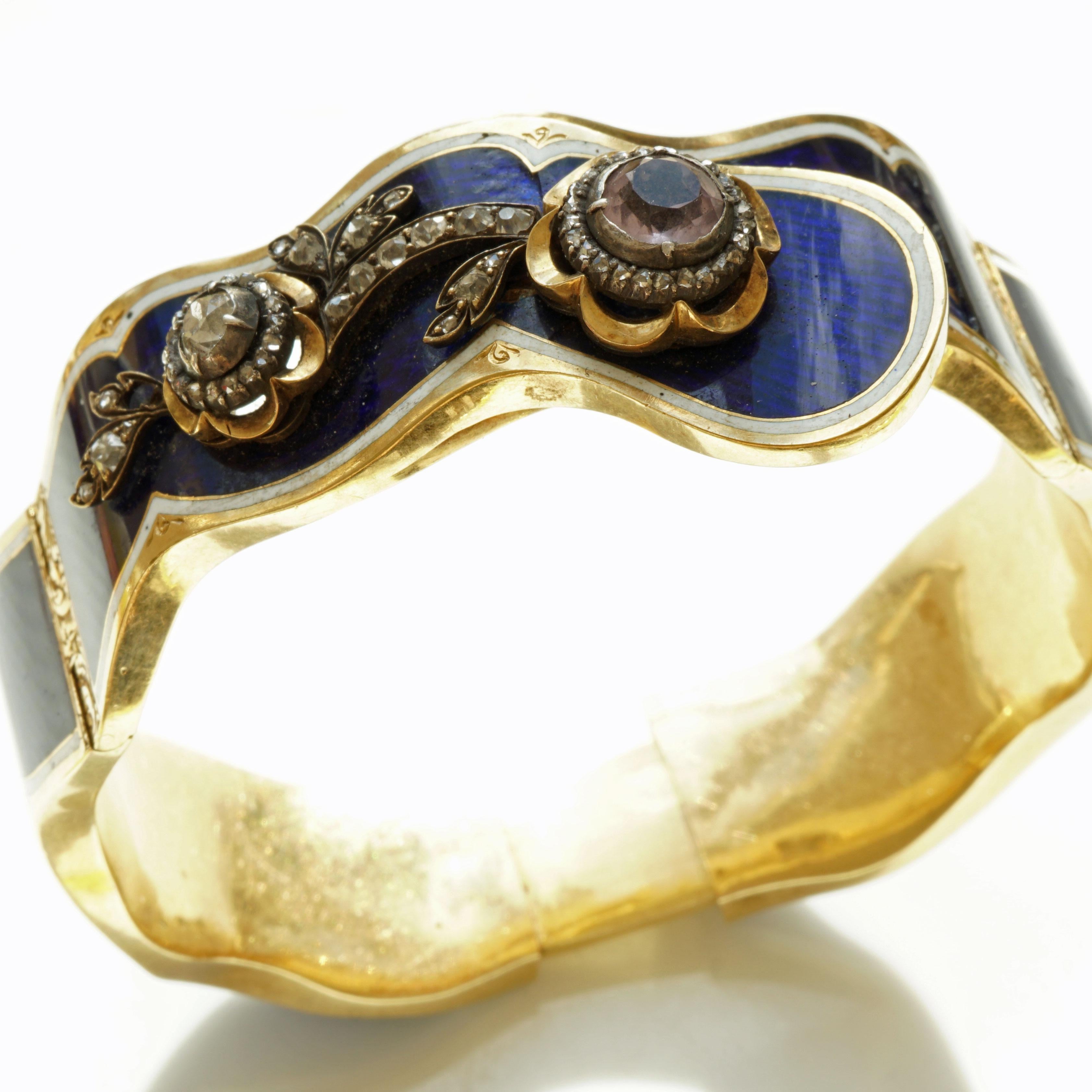 a historical bangle from the late 18th century, when enamel jewelery was very fashionable and especially the sacred MIDNIGHT BLUE in combination with WHITE and glittering diamonds, a man-made starry sky in the form of a piece of jewellery, simply