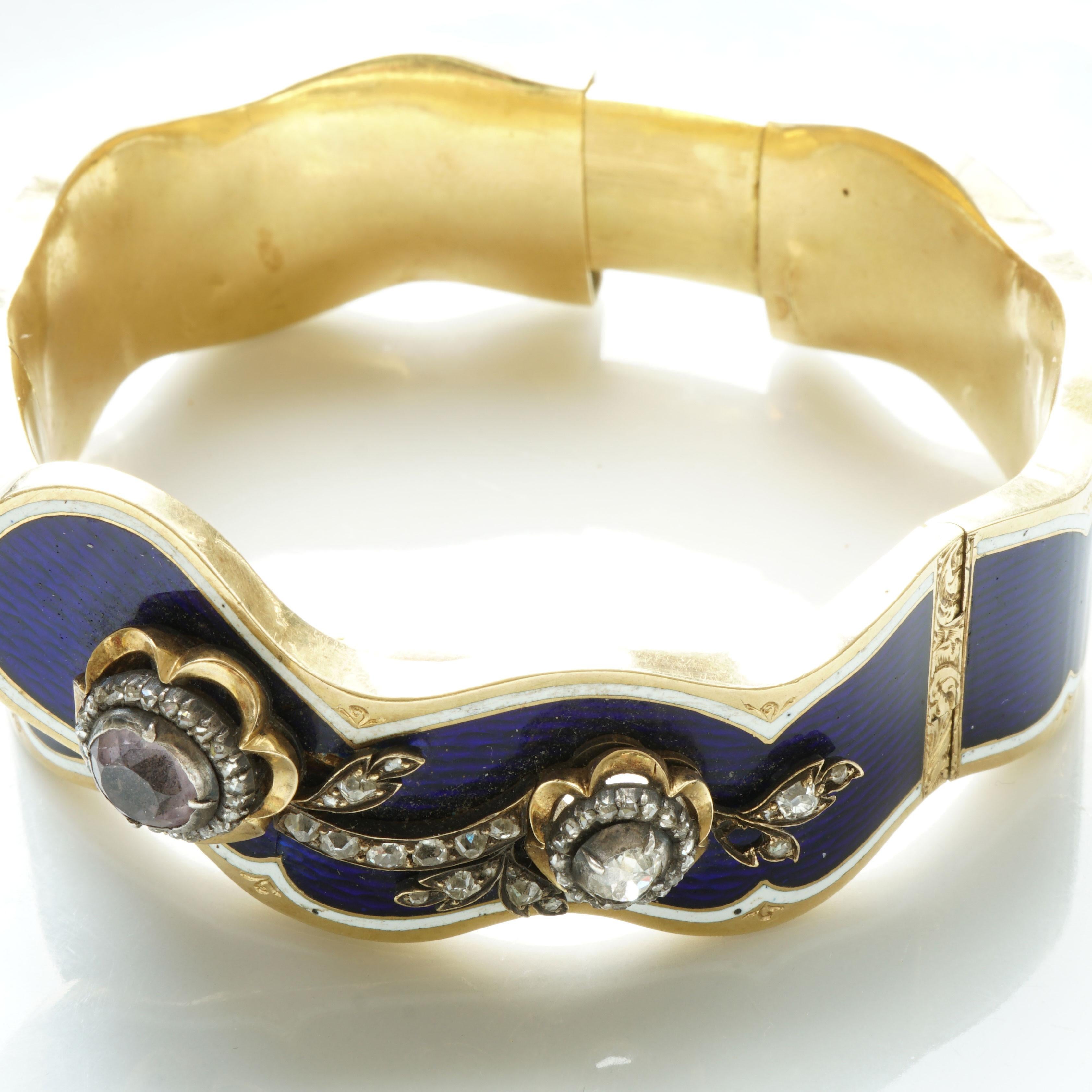 Enamel Bangle late 18 Century Sacred Midnight Blue with Yellow Gold and Diamonds In Good Condition For Sale In Viena, Viena