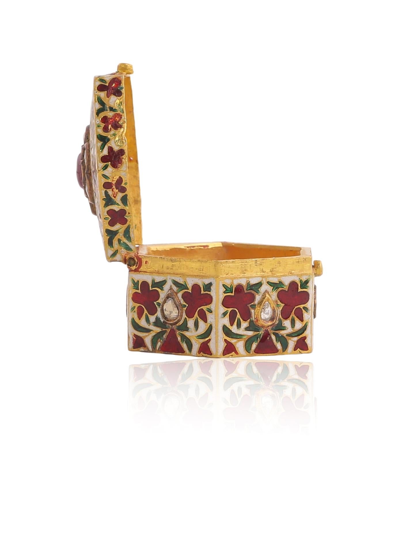 Enamel Box with Diamond and Rubies Handcrafted in 18 Karat Gold In New Condition For Sale In Jaipur, IN