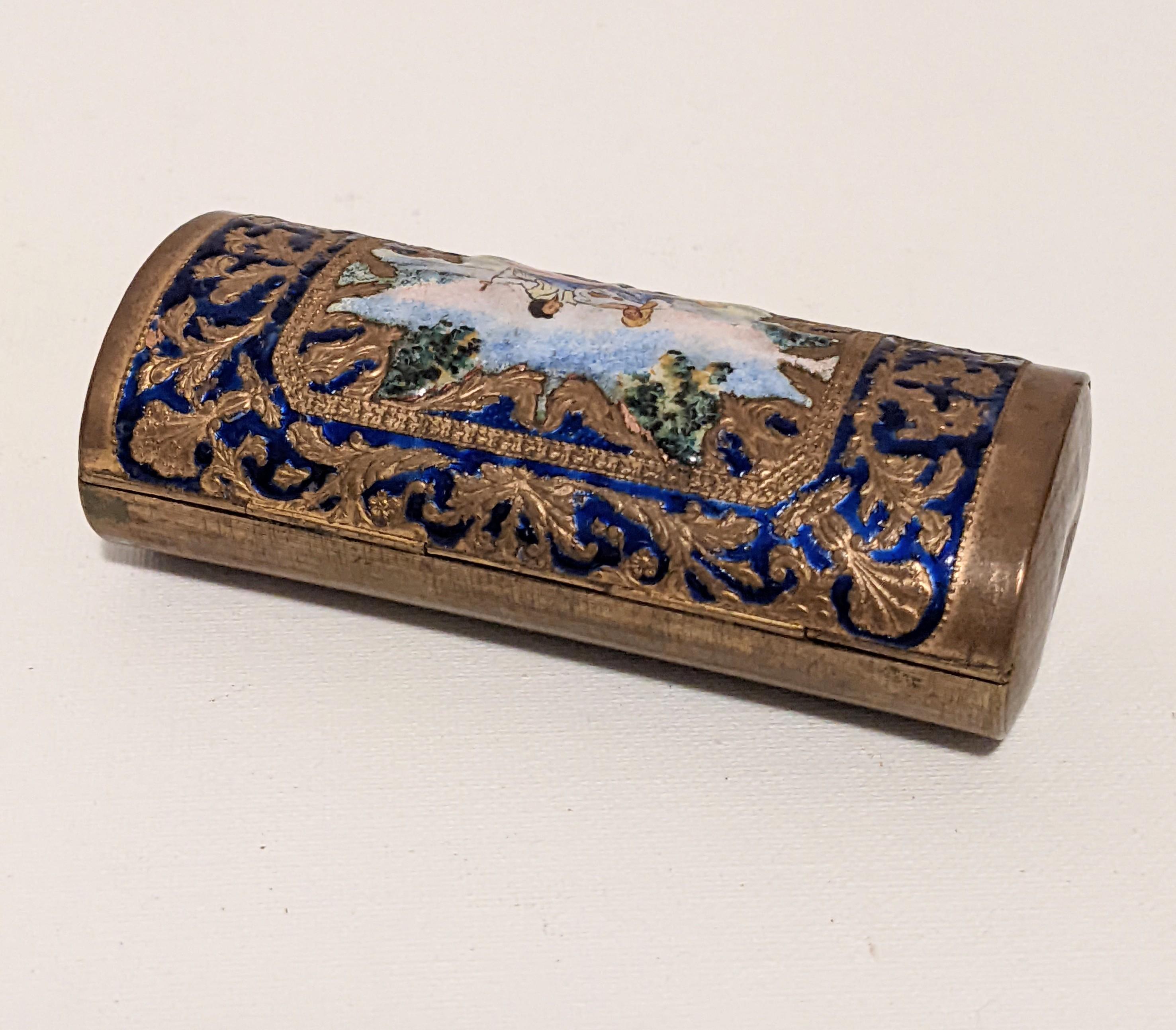 Enamel Brass Pillbox with Pastoral Scene In Good Condition For Sale In New York, NY