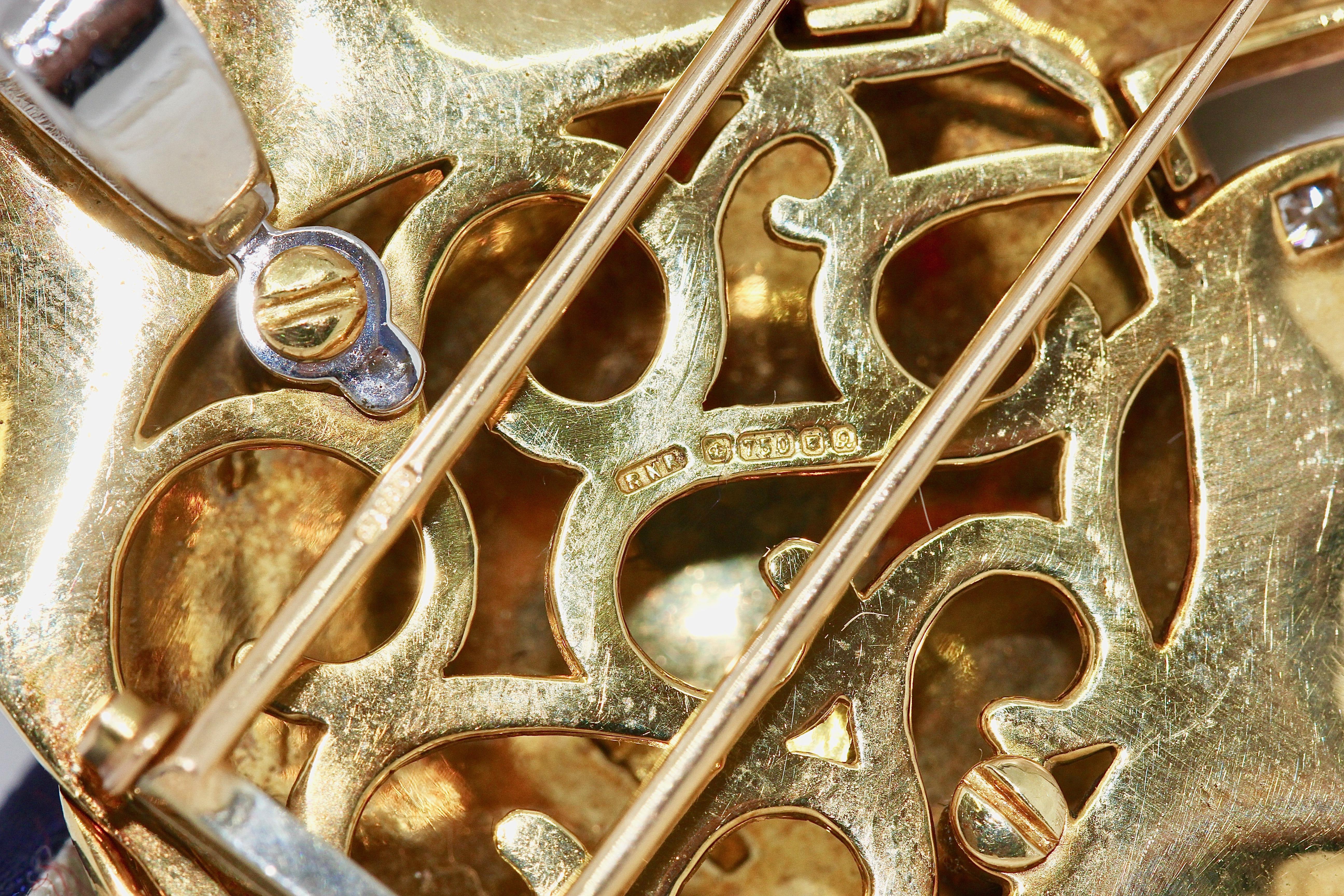 Broche et pendentif en émail représentant un poisson ornemental exotique, en or 18 carats et diamants en vente 6