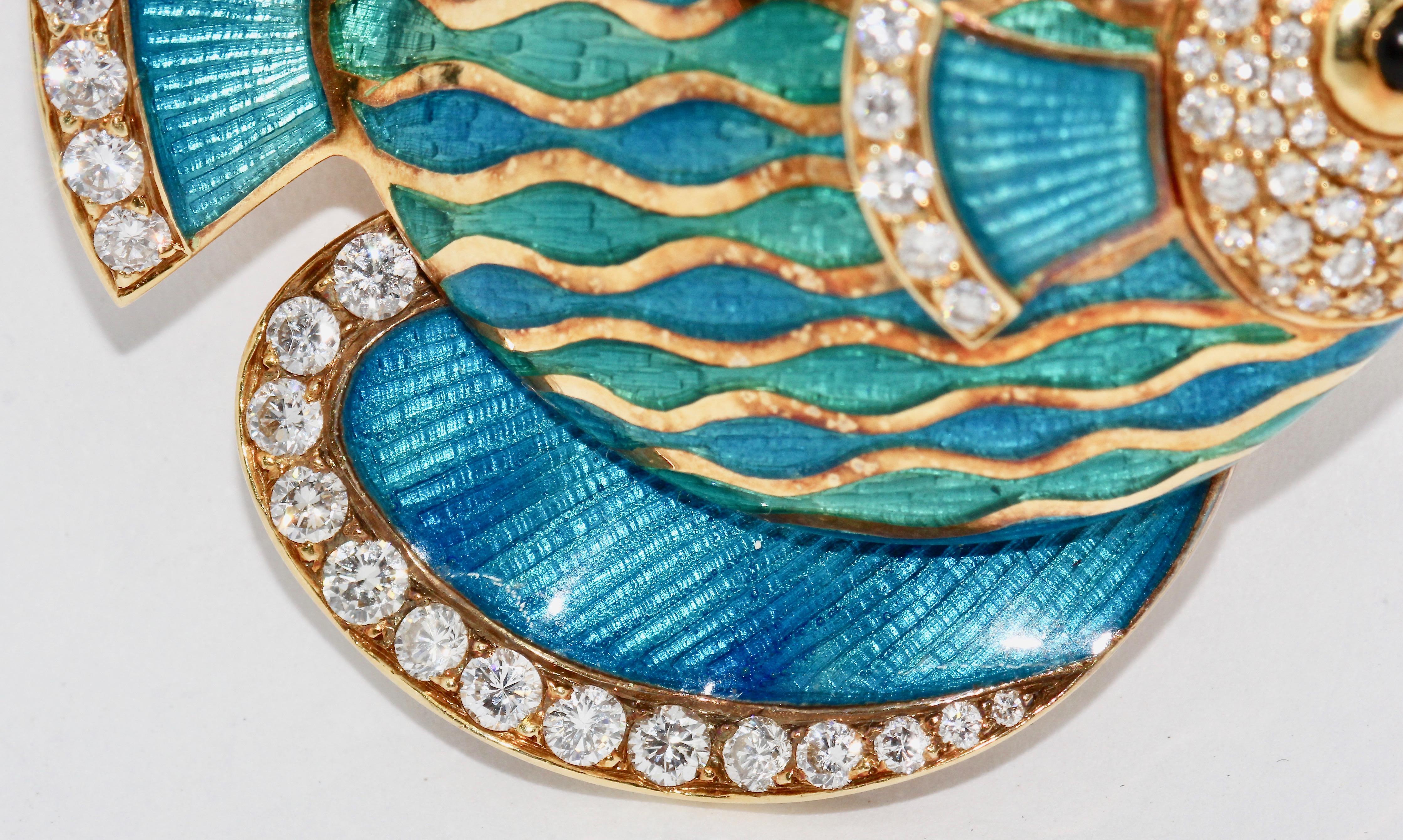 Broche et pendentif en émail représentant un poisson ornemental exotique, en or 18 carats et diamants Pour femmes en vente