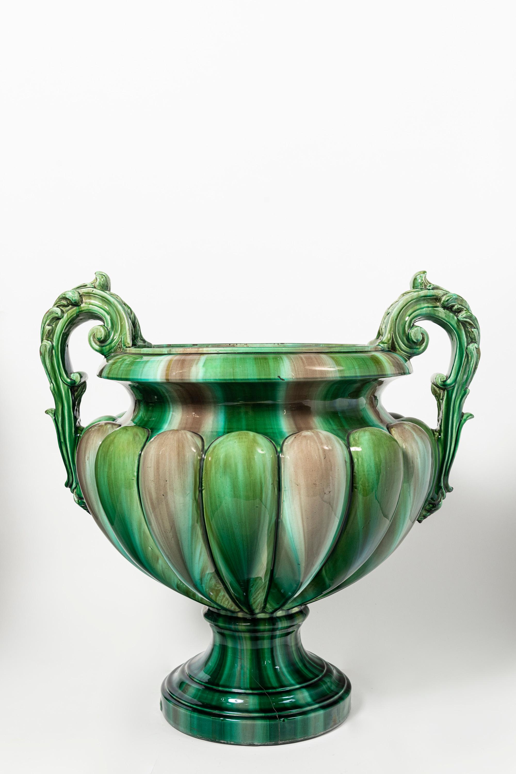 Fioriera in ceramica smaltata, Francia, fine XIX secolo.
St Andre, Nizza.