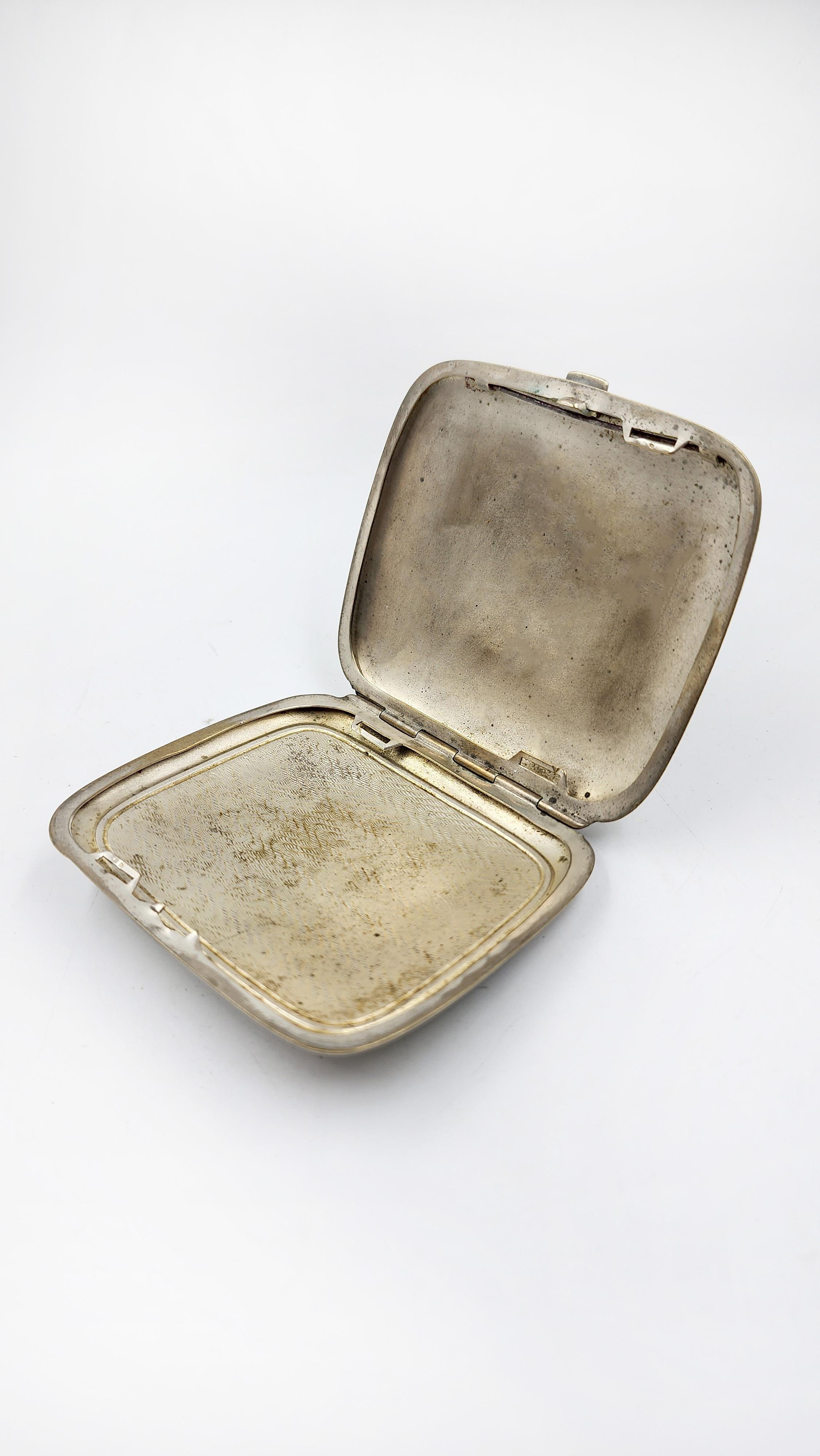 Belle Époque Enamel cigarette case with hunting dog design For Sale