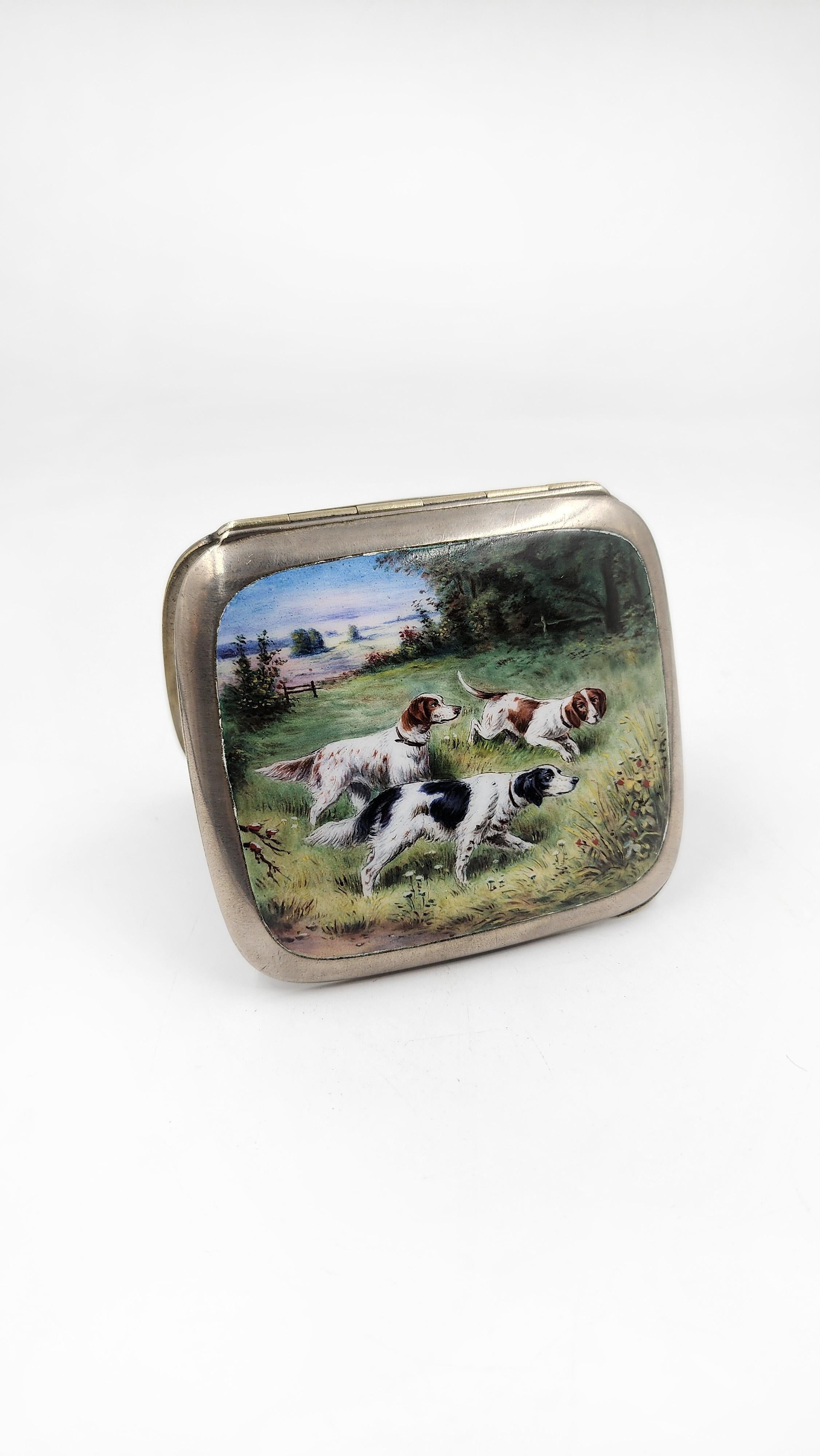 German Enamel cigarette case with hunting dog design For Sale