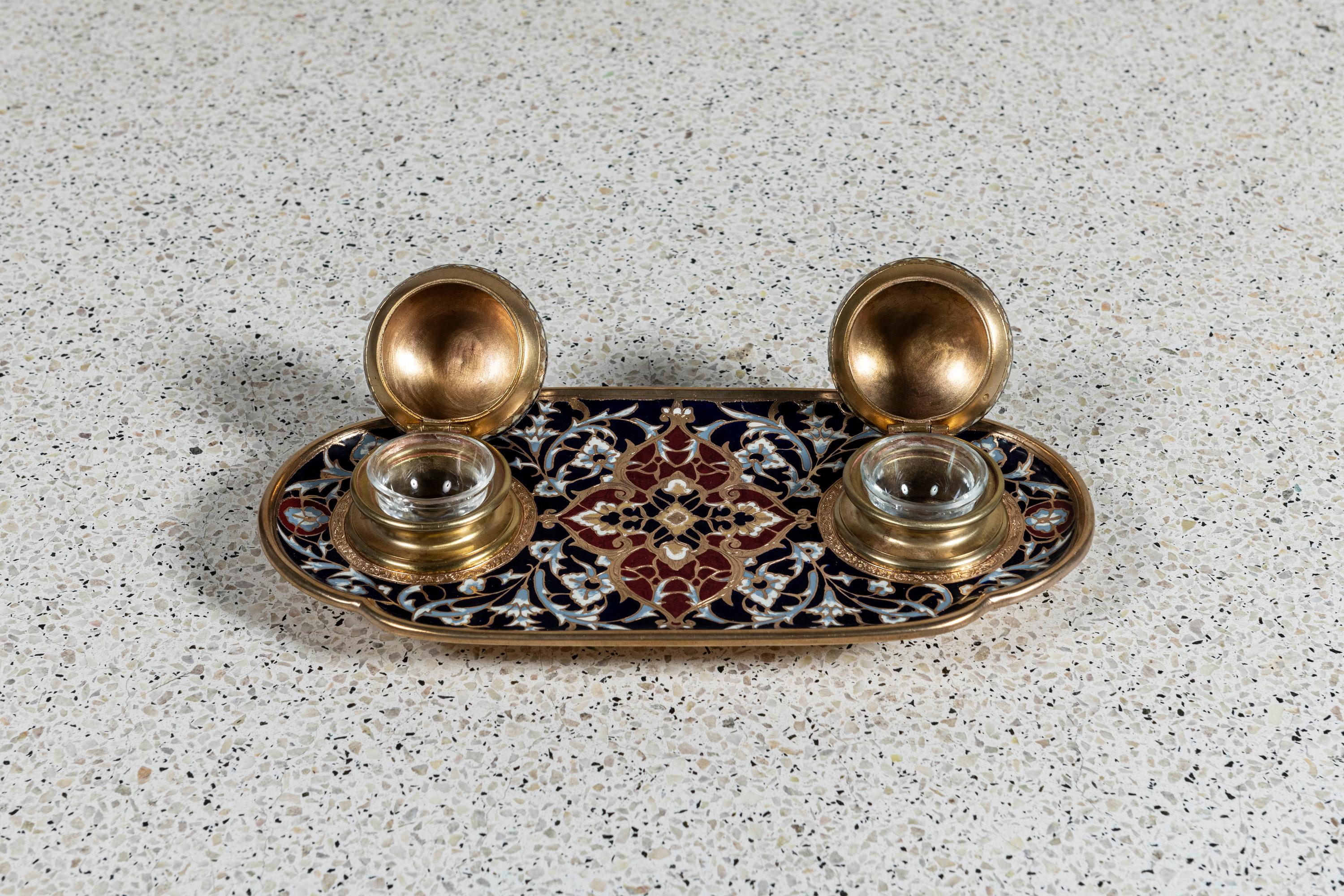 Belle Époque Enamel cloissoné and gilt bronze inkwell. France, late 19th century. For Sale