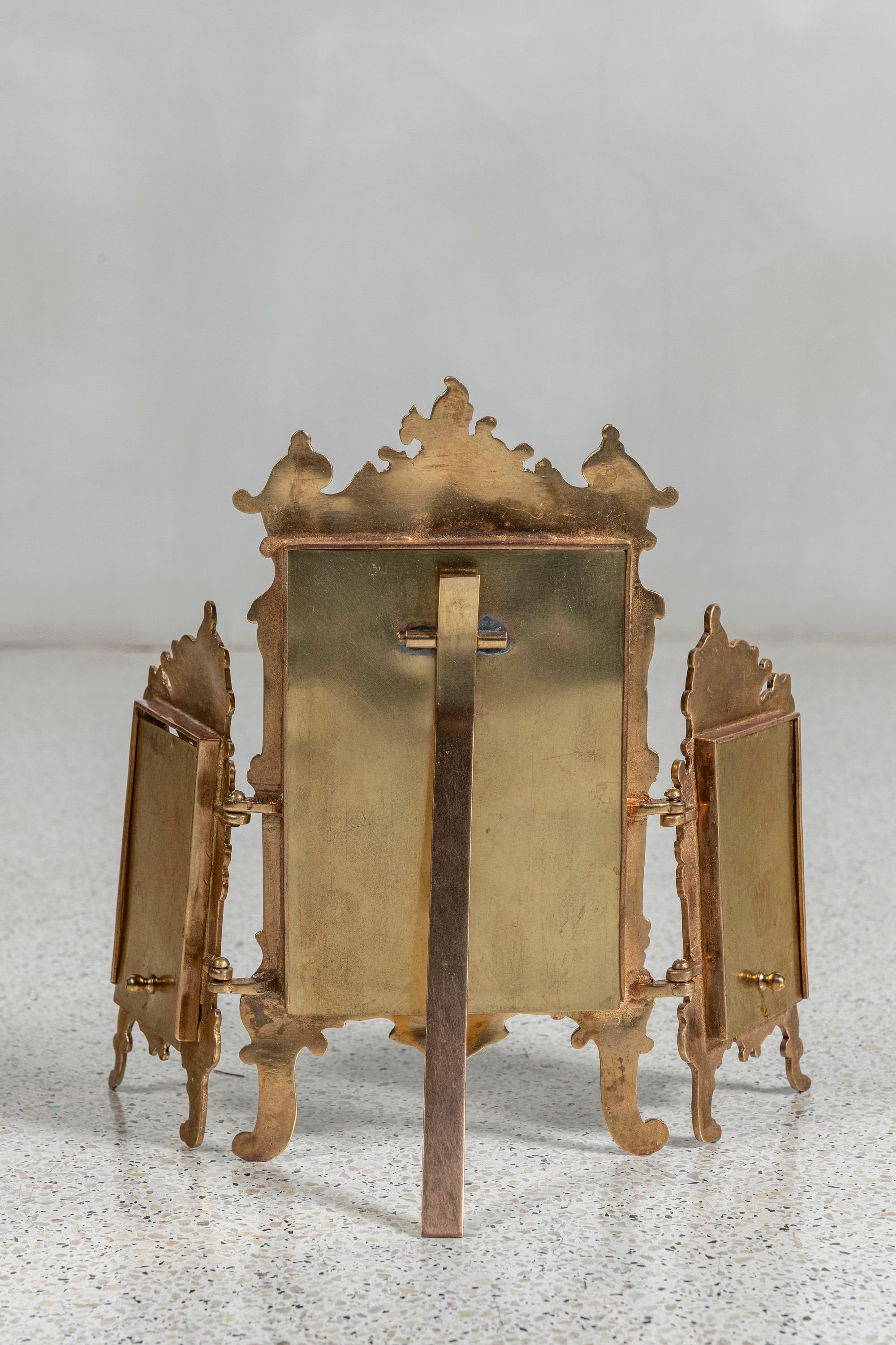 Gilt Enamel cloissoné and gilt bronze picture frame. France, late 19th century. For Sale