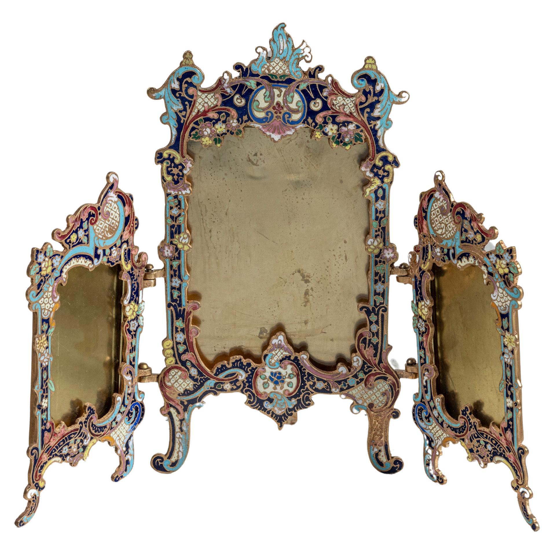 Enamel cloissoné and gilt bronze picture frame. France, late 19th century. For Sale