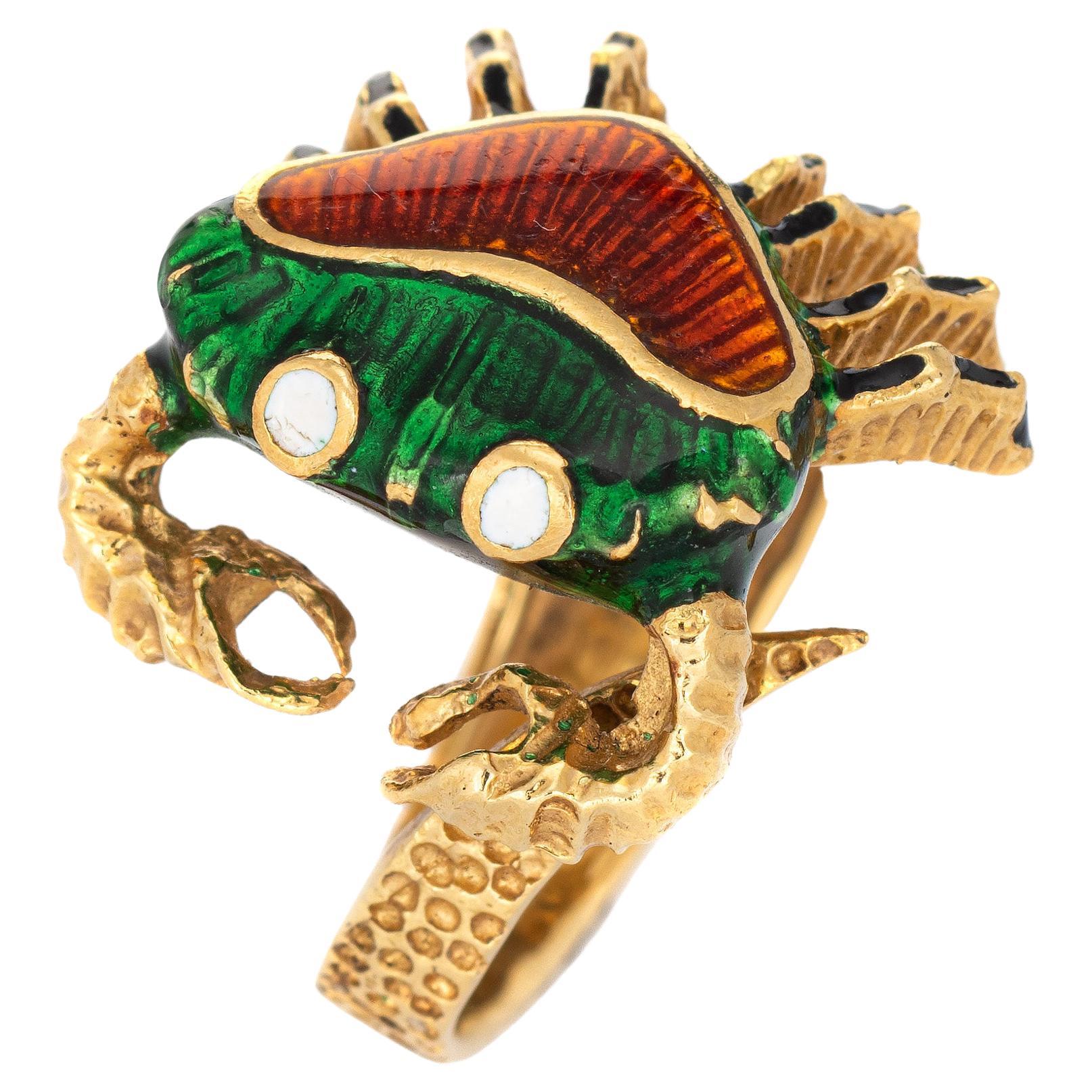 Crab ring, gold with precious stones