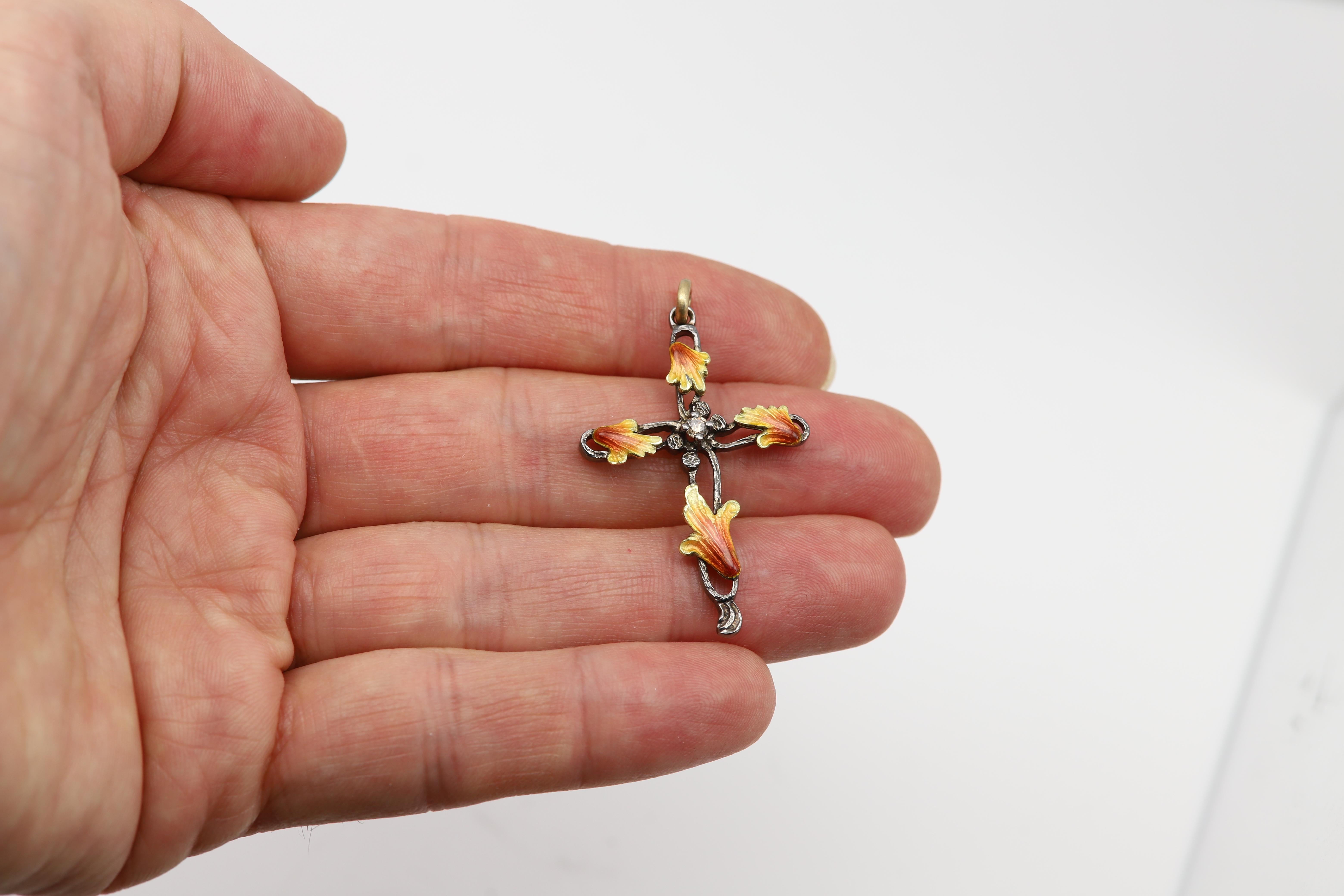 Vintage Enamel Cross 18 Karat Yellow Gold Sterling Silver & Sapphire Gemstone In New Condition For Sale In Brooklyn, NY